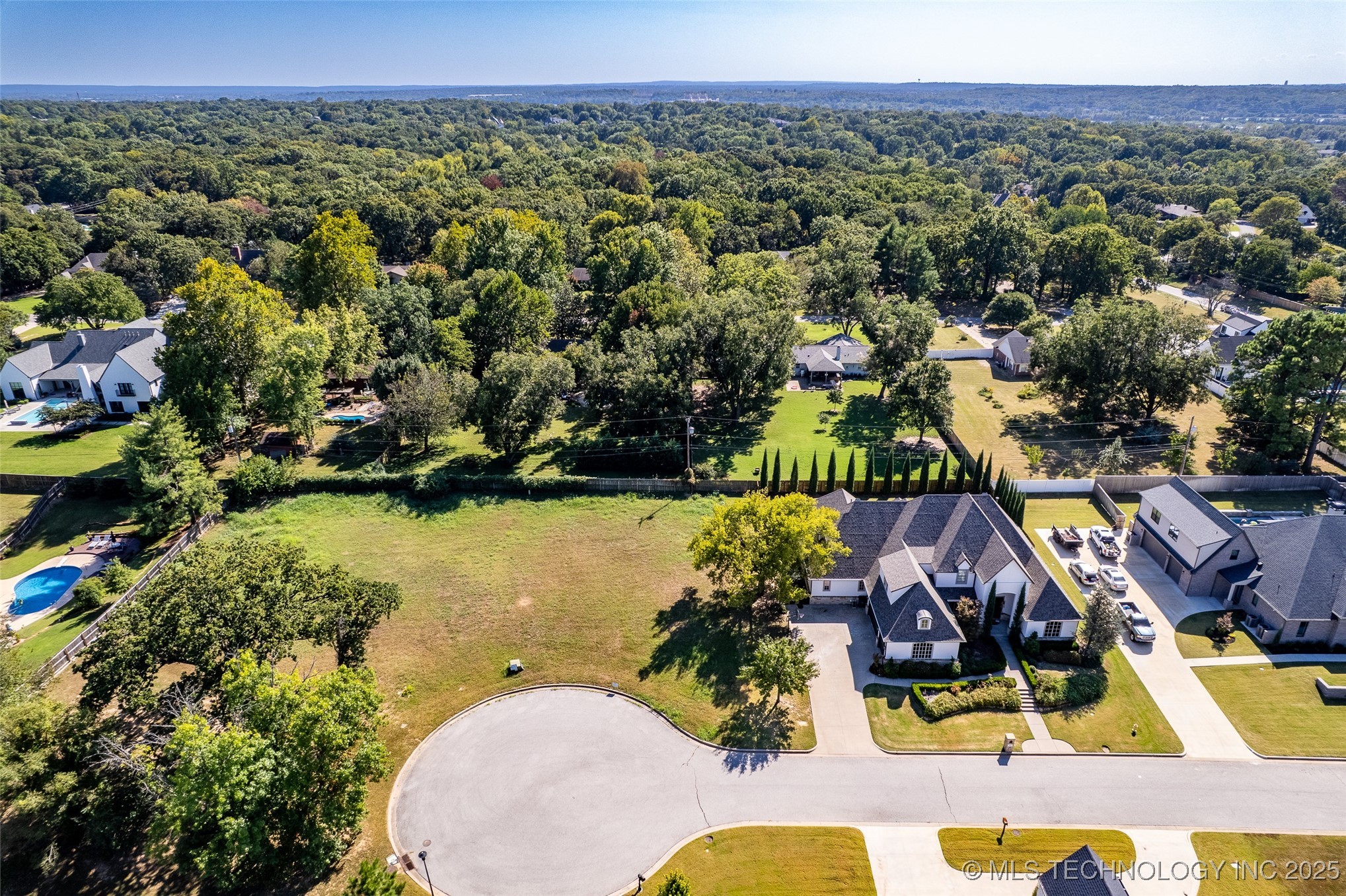 3814 E 103rd Place Property Photo 3