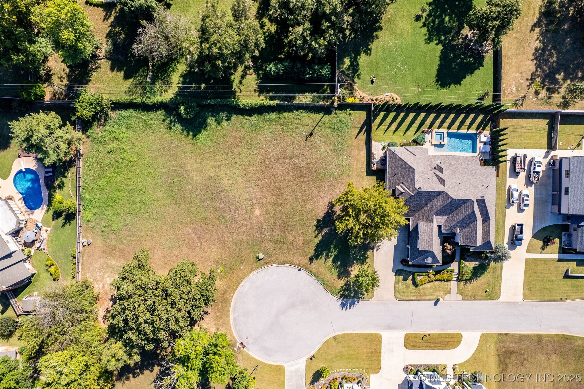 3814 E 103rd Place Property Photo 6