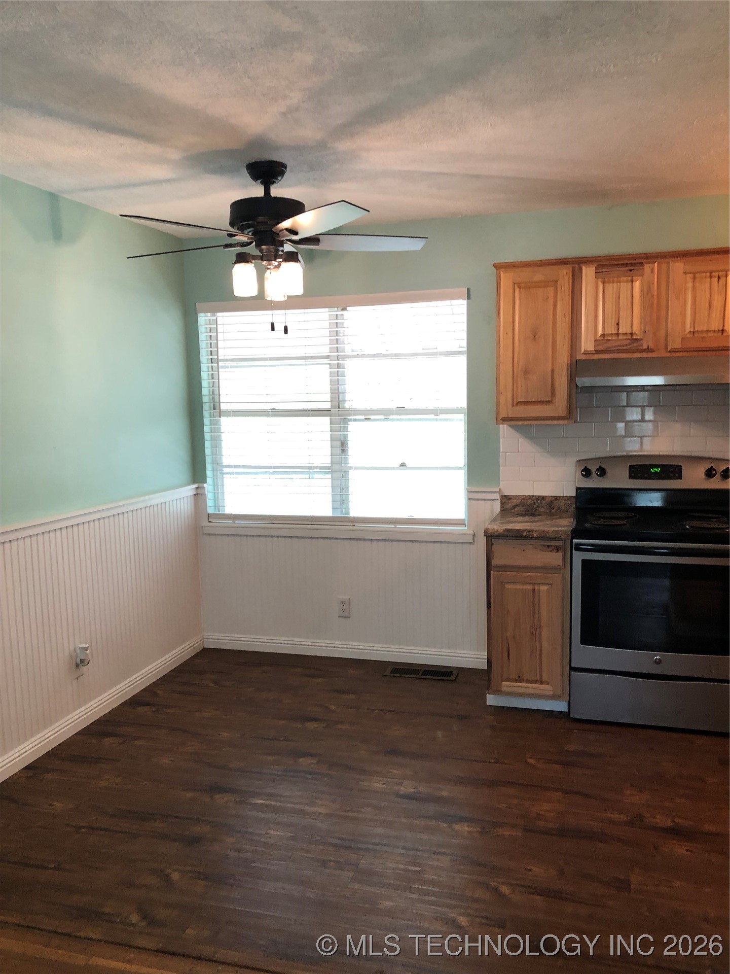 3031 N 430 Property Photo 4