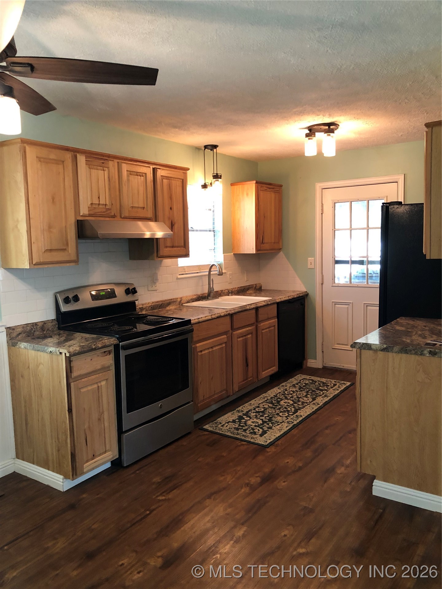 3031 N 430 Property Photo 5