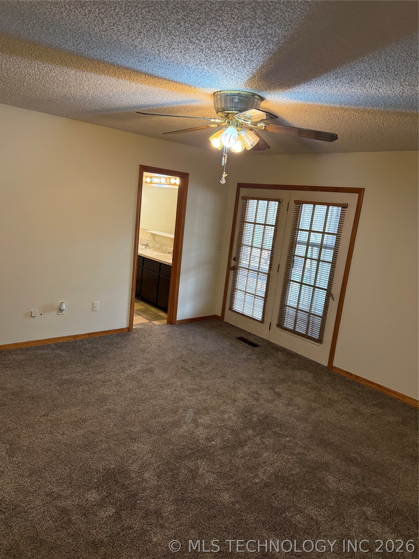 3031 N 430 Property Photo 11