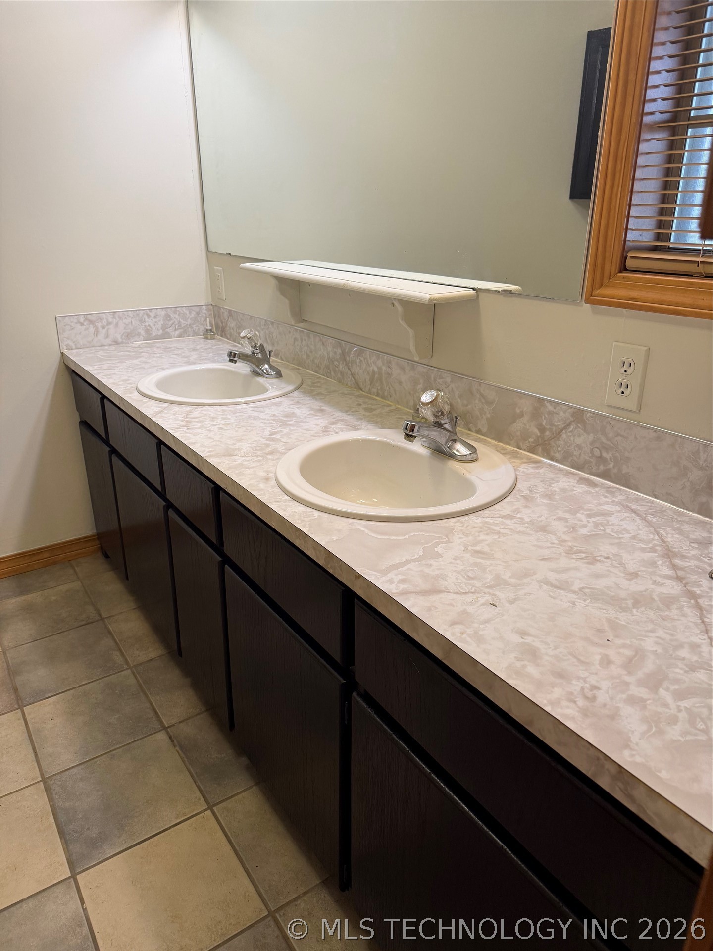 3031 N 430 Property Photo 13