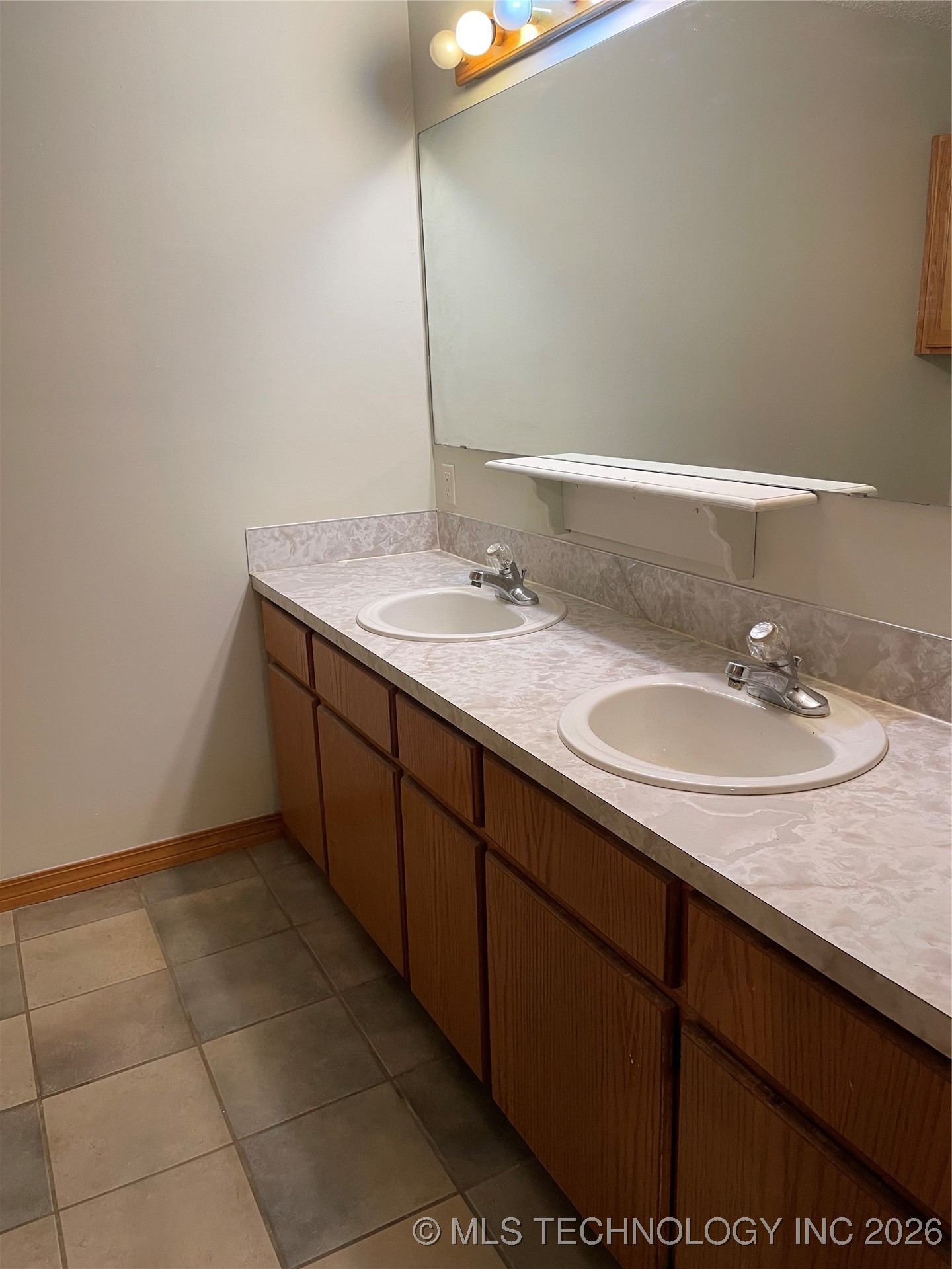 3031 N 430 Property Photo 18