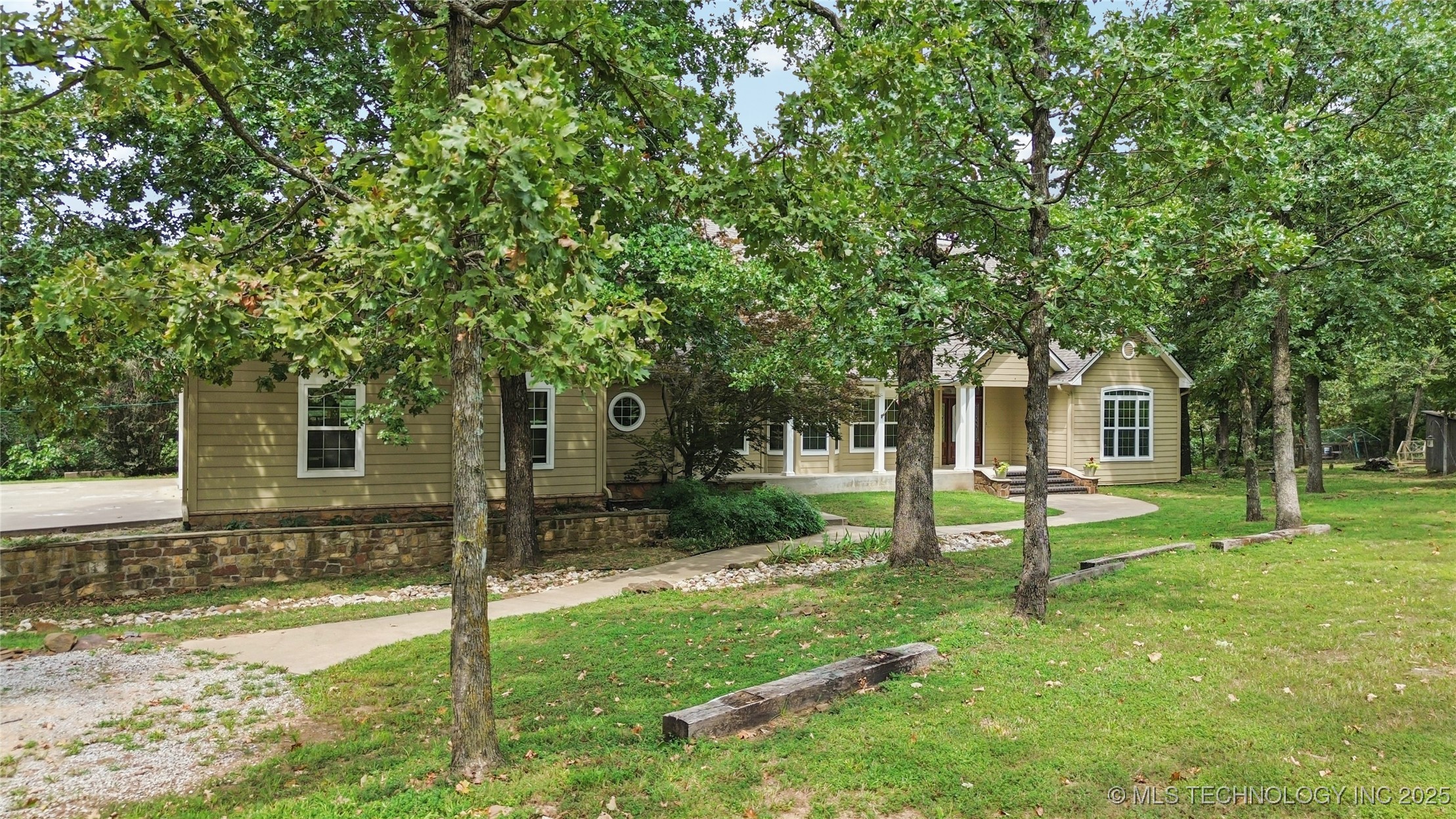 16400 Hubbard Road Property Photo 5