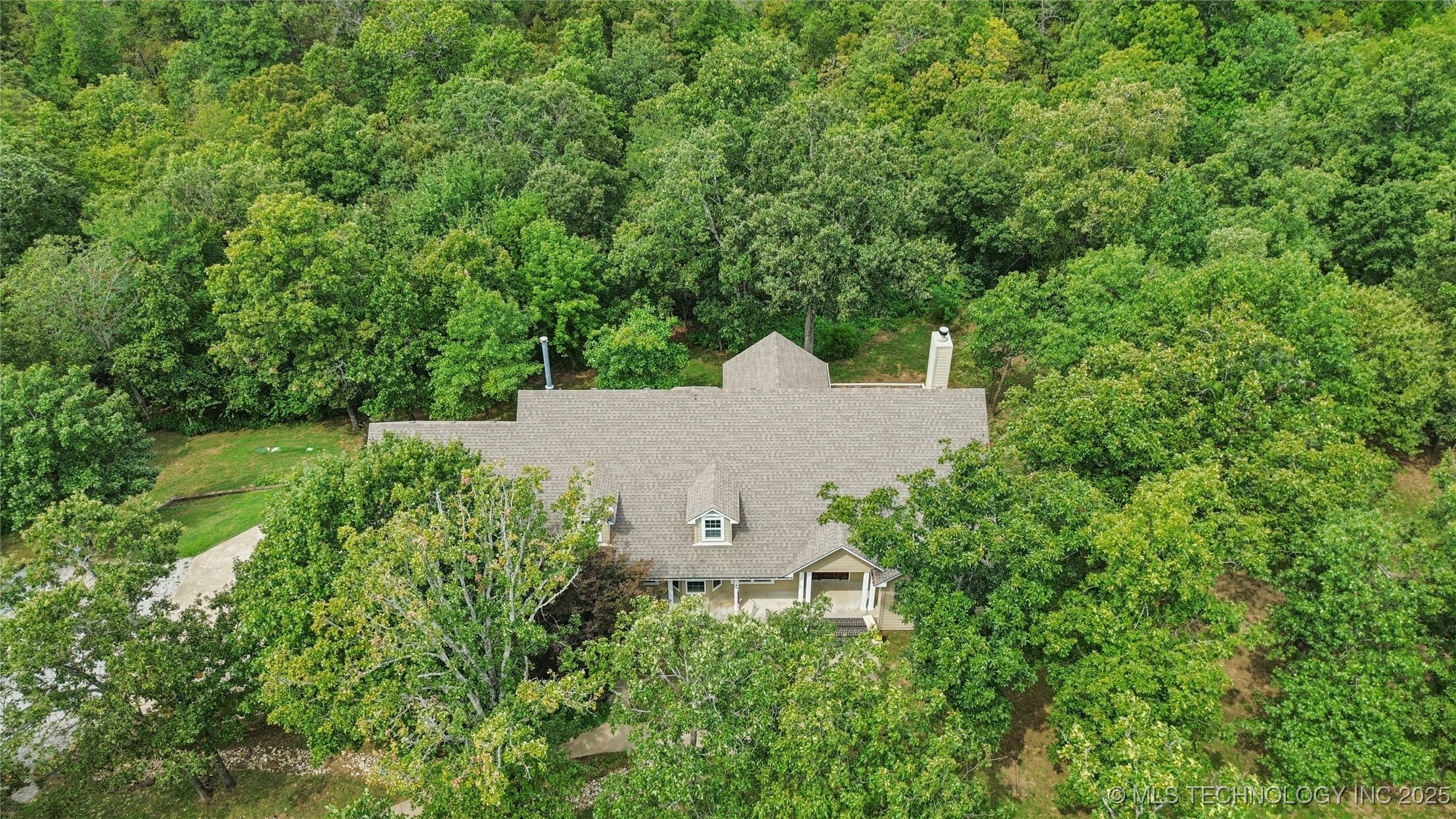 16400 Hubbard Road Property Photo 6