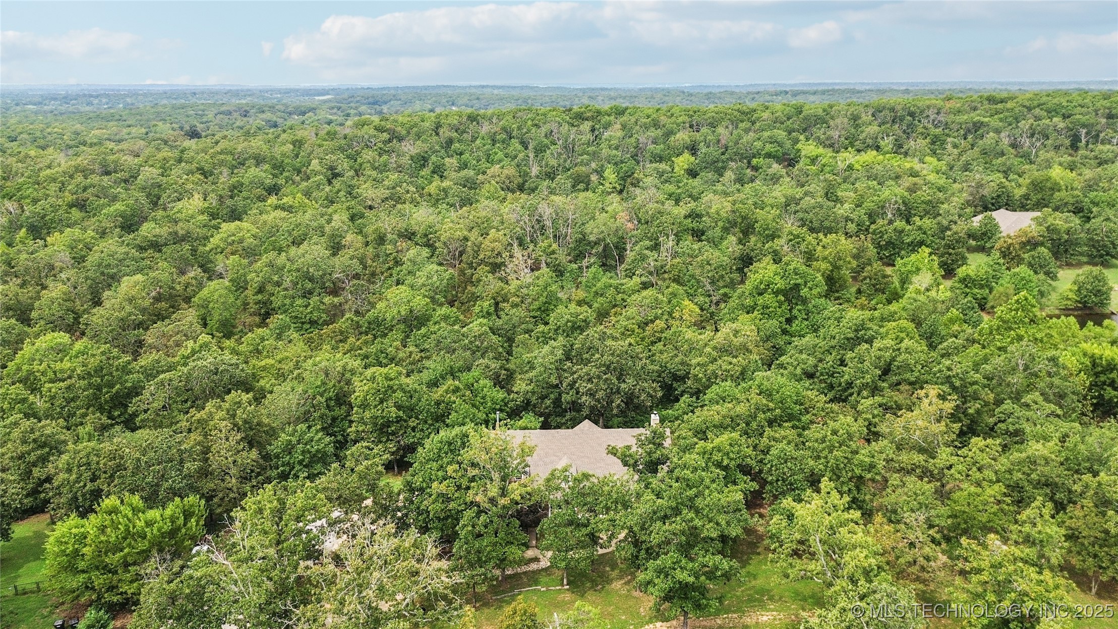 16400 Hubbard Road Property Photo 7