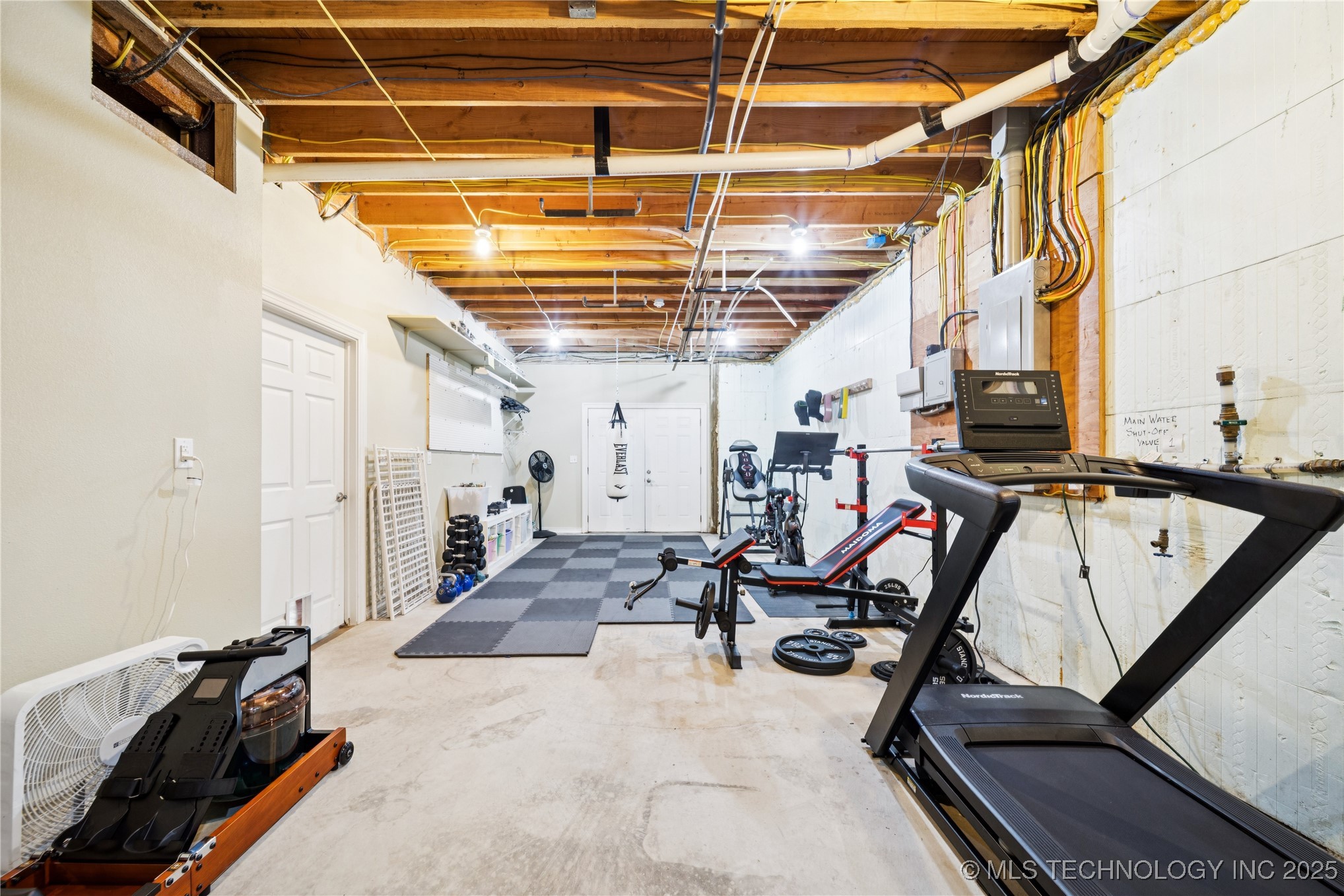 16400 Hubbard Road Property Photo 56