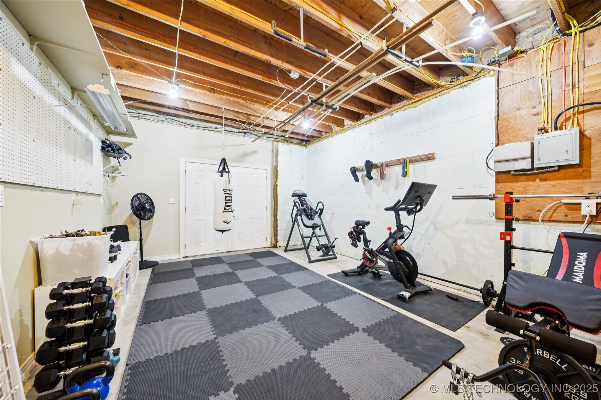 16400 Hubbard Road Property Photo 57