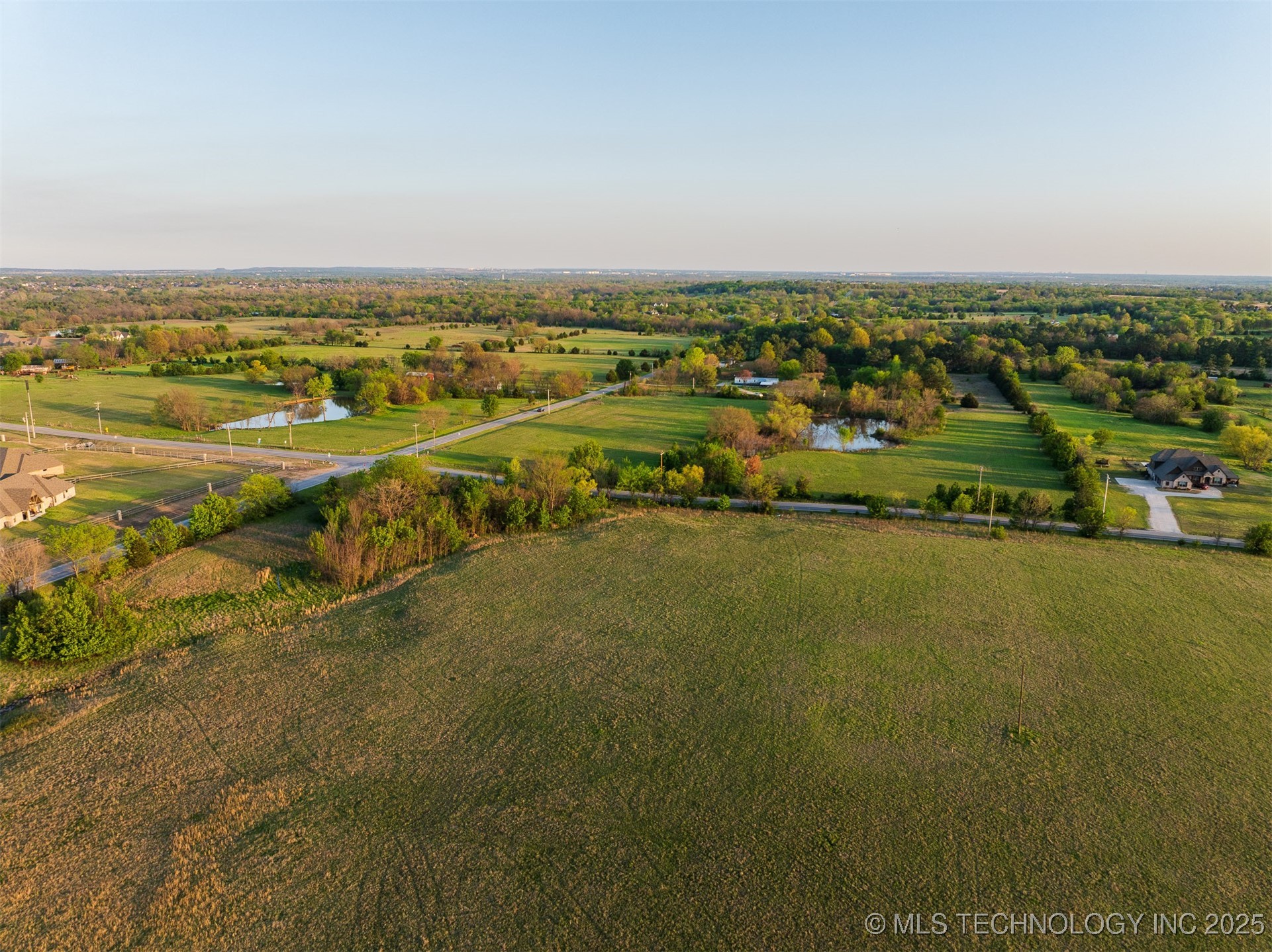 10 N Memorial Drive Property Photo 1