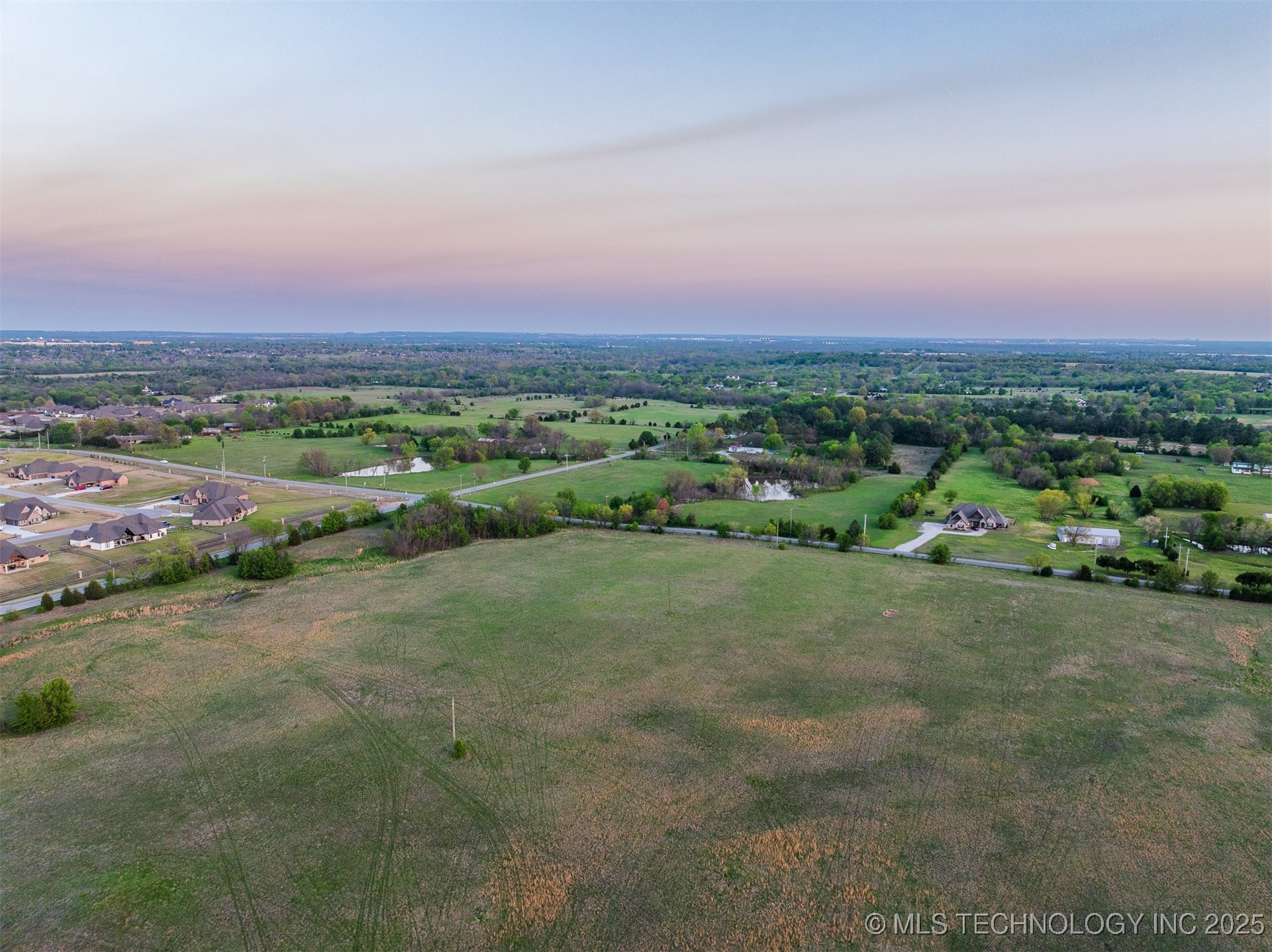 10 N Memorial Drive Property Photo 4