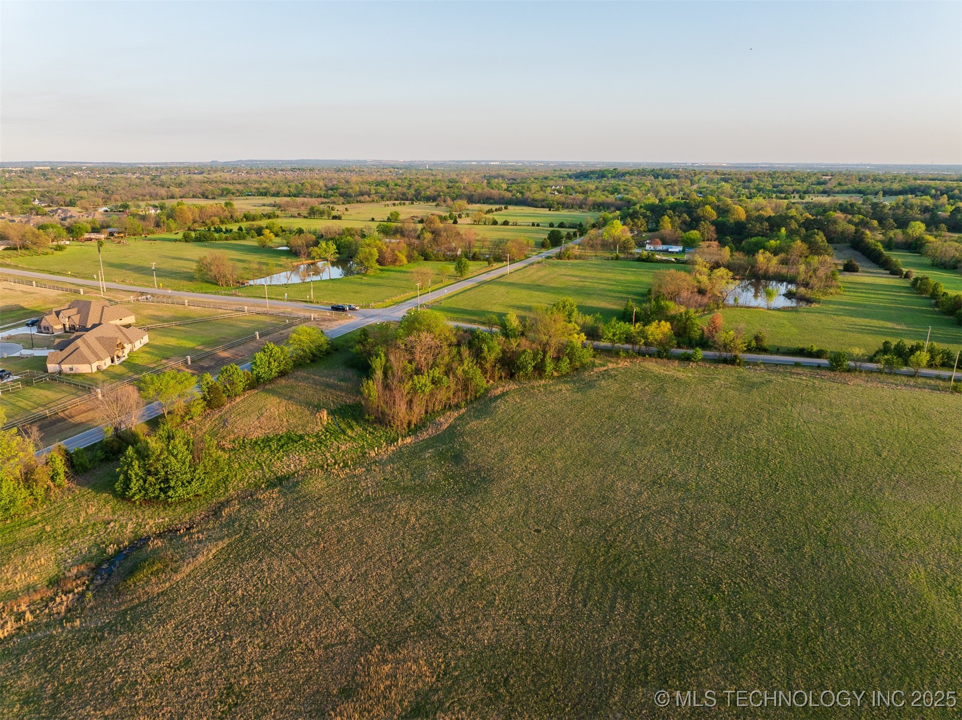 10 N Memorial Drive Property Photo 6