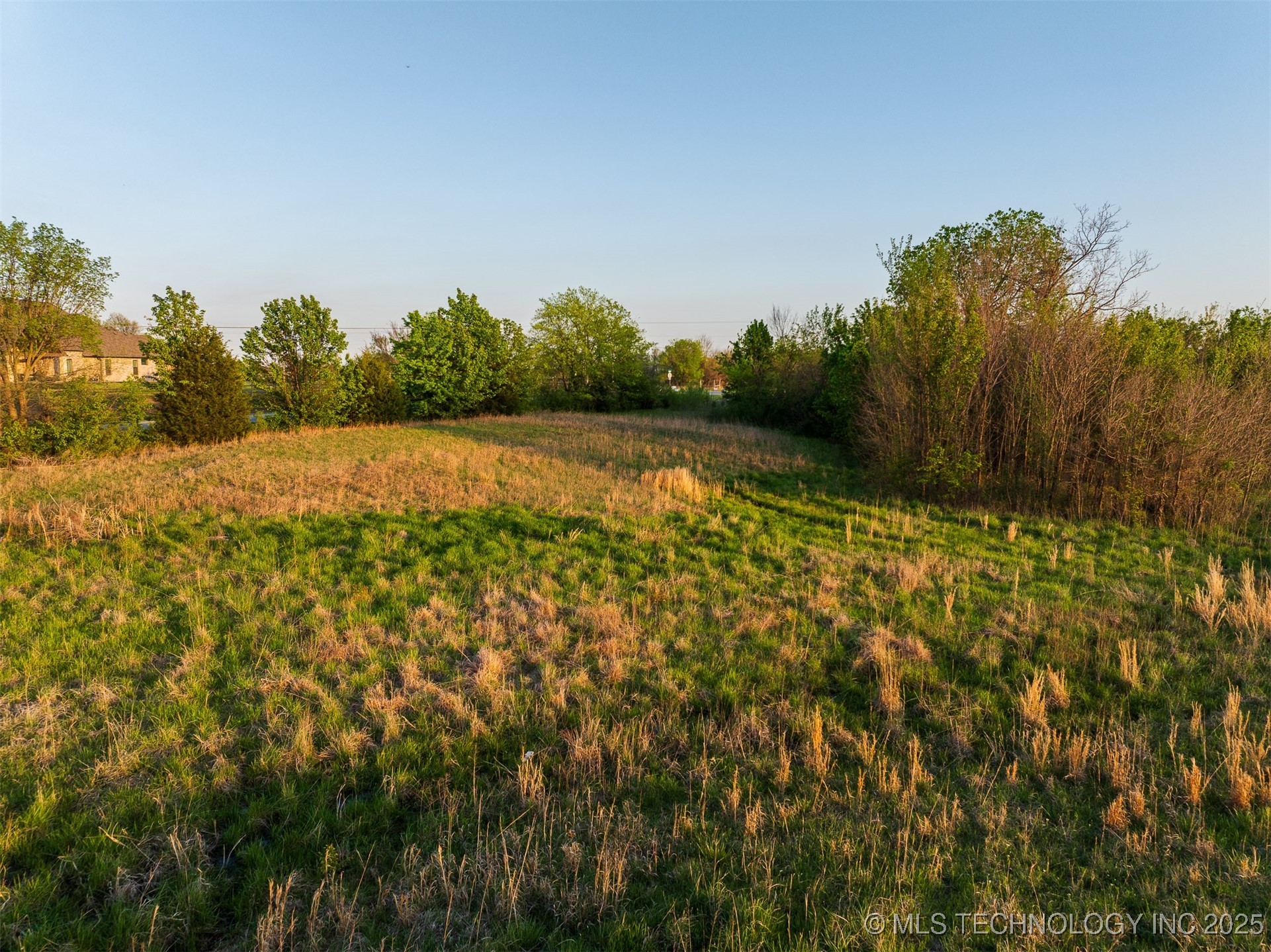 10 N Memorial Drive Property Photo 9