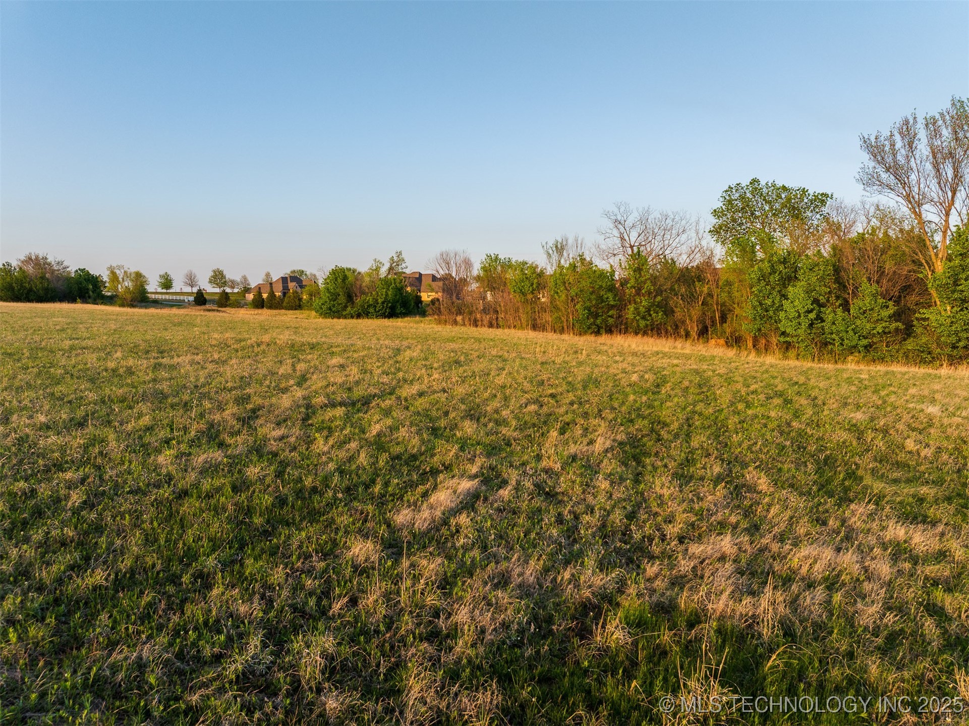 10 N Memorial Drive Property Photo 17