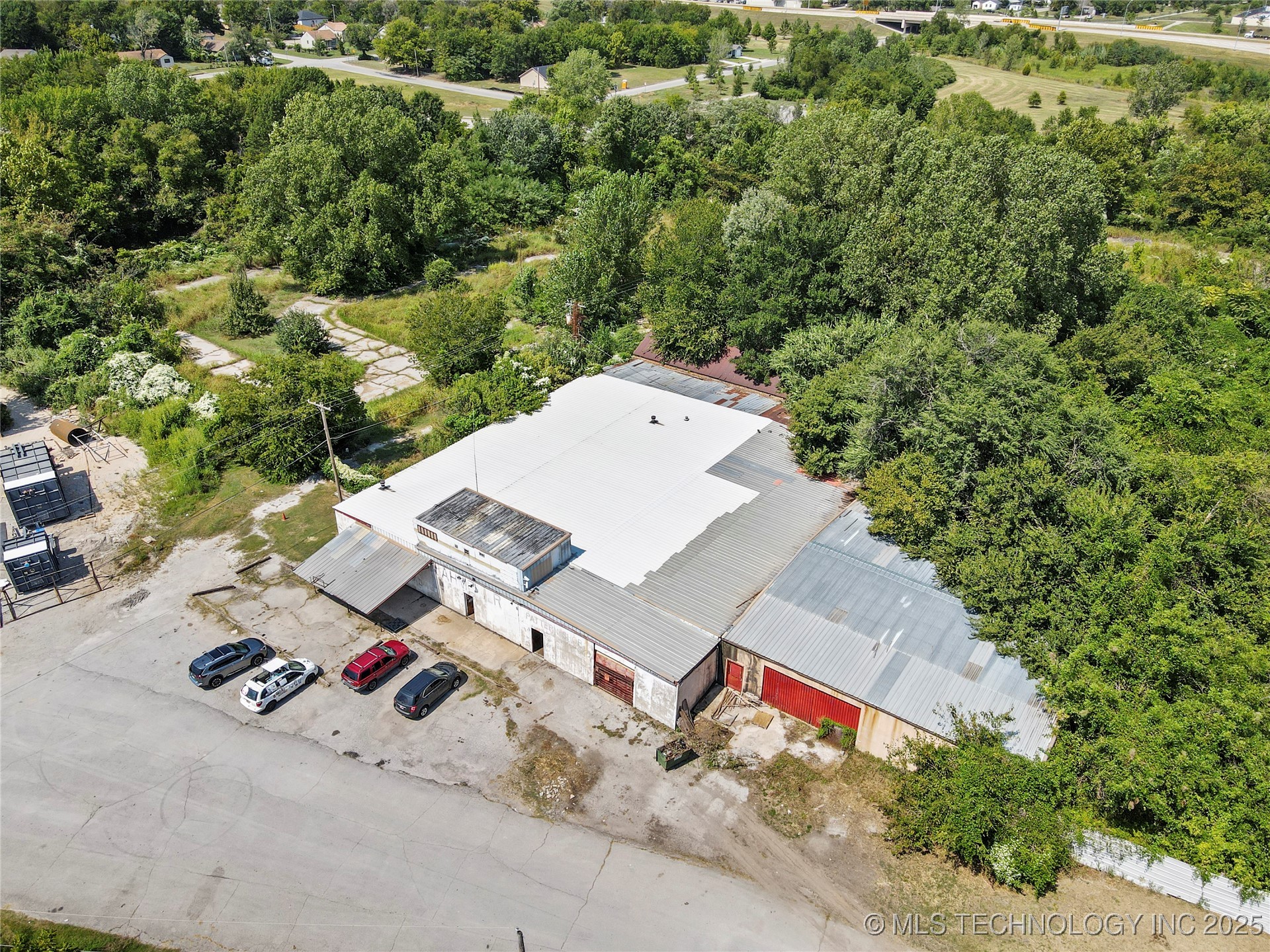 2715 N Madison Avenue Property Photo 5