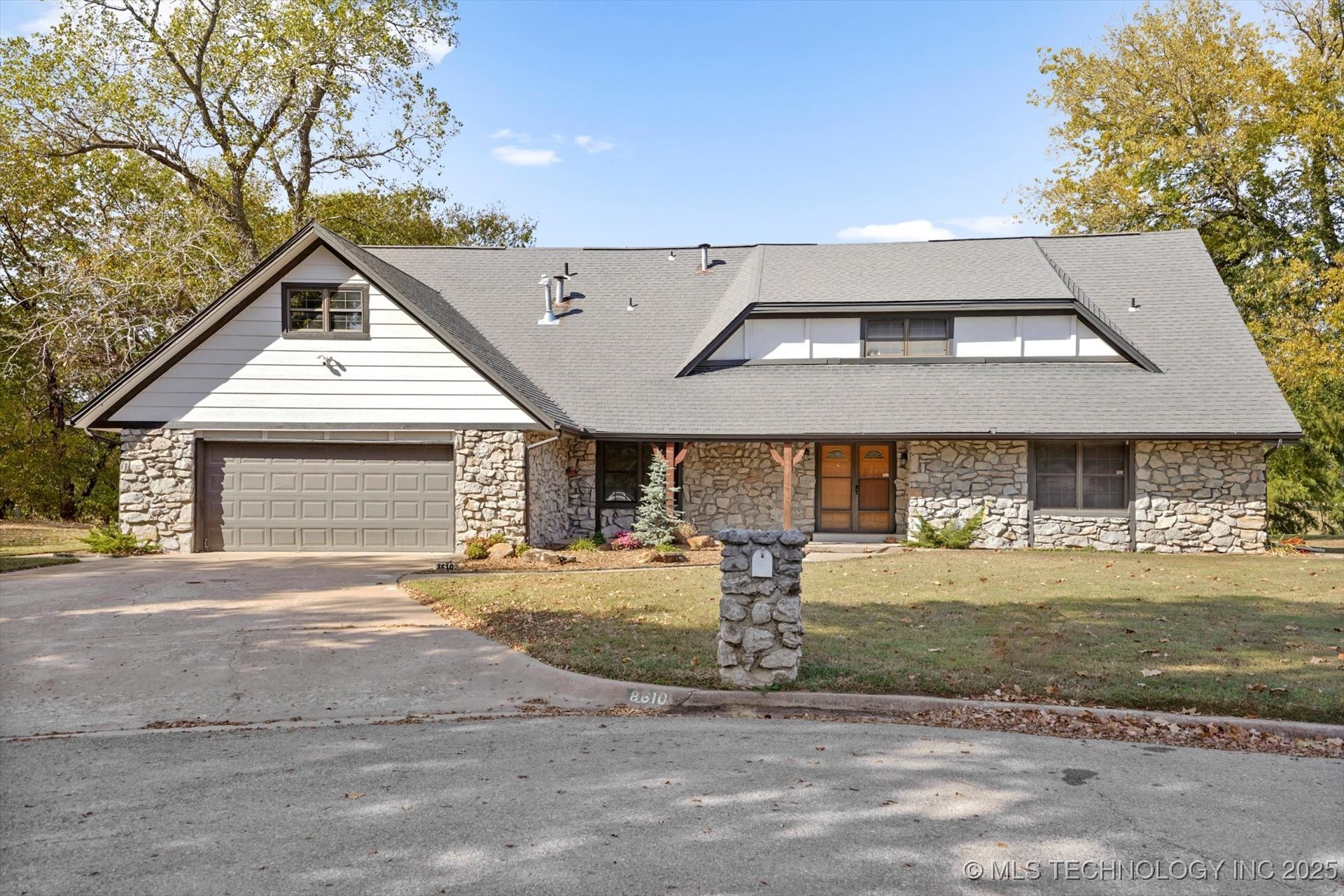 8610 Meadowood Circle