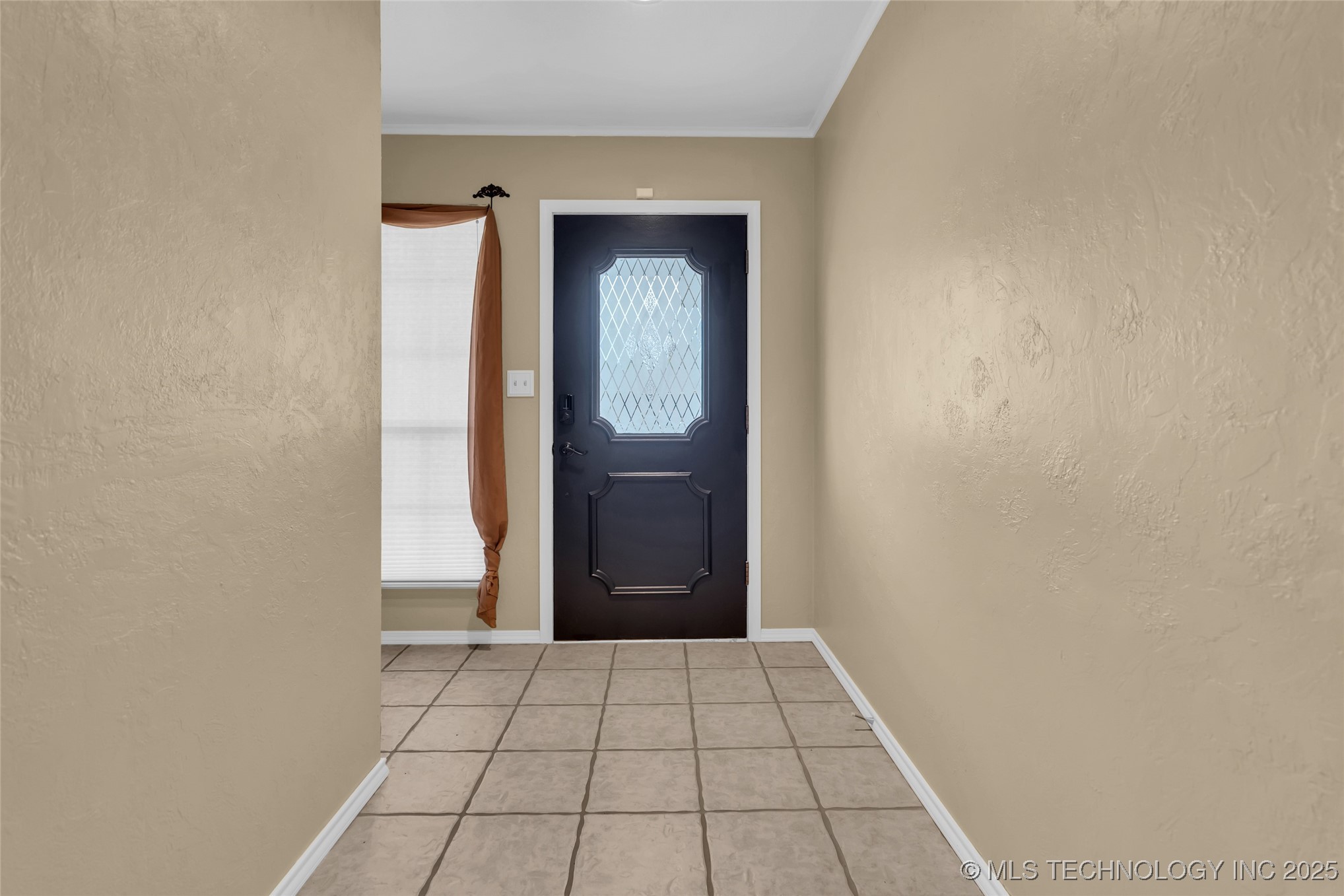 2400 Woodleaf Court Property Photo 4