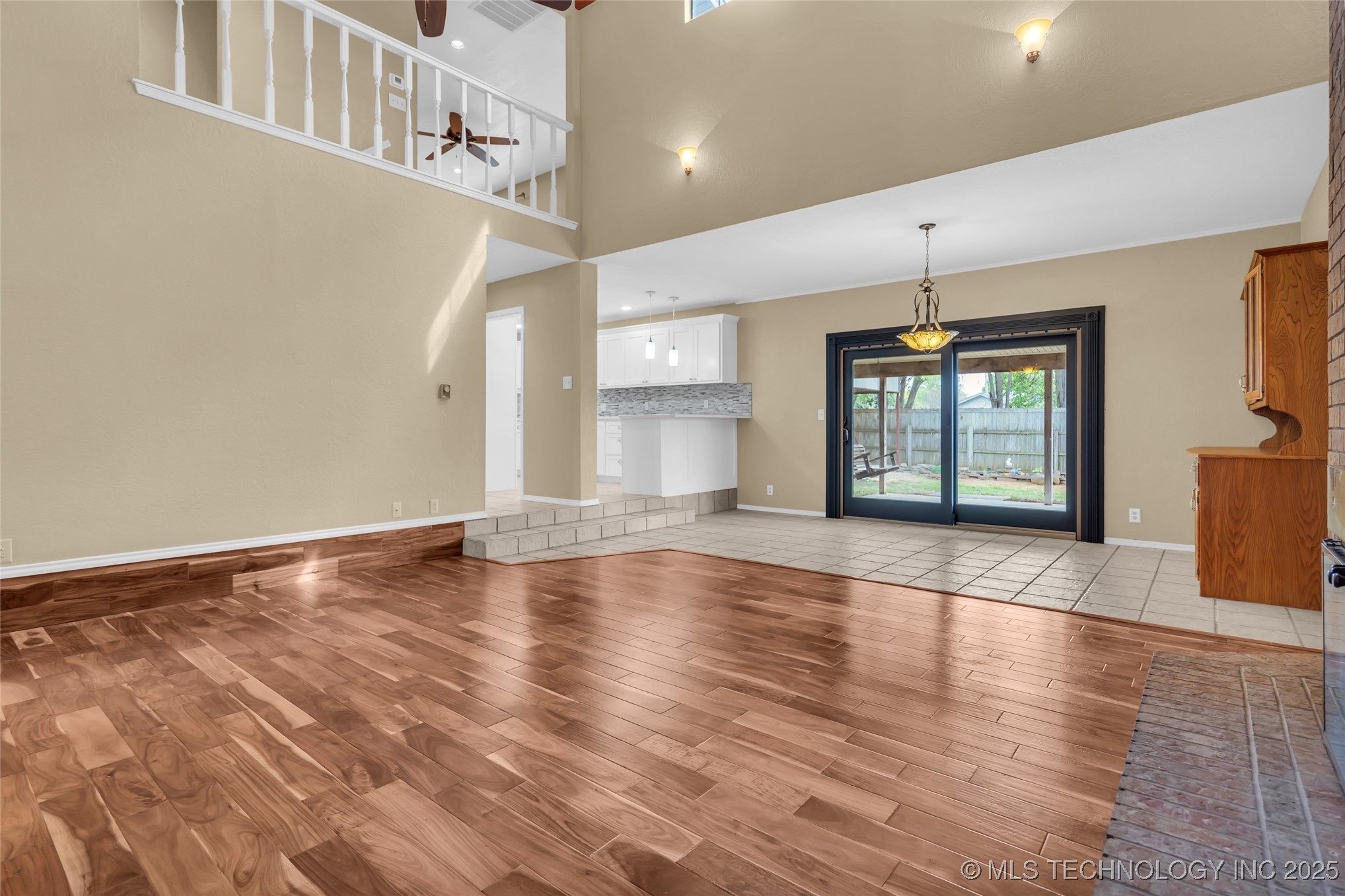 2400 Woodleaf Court Property Photo 8