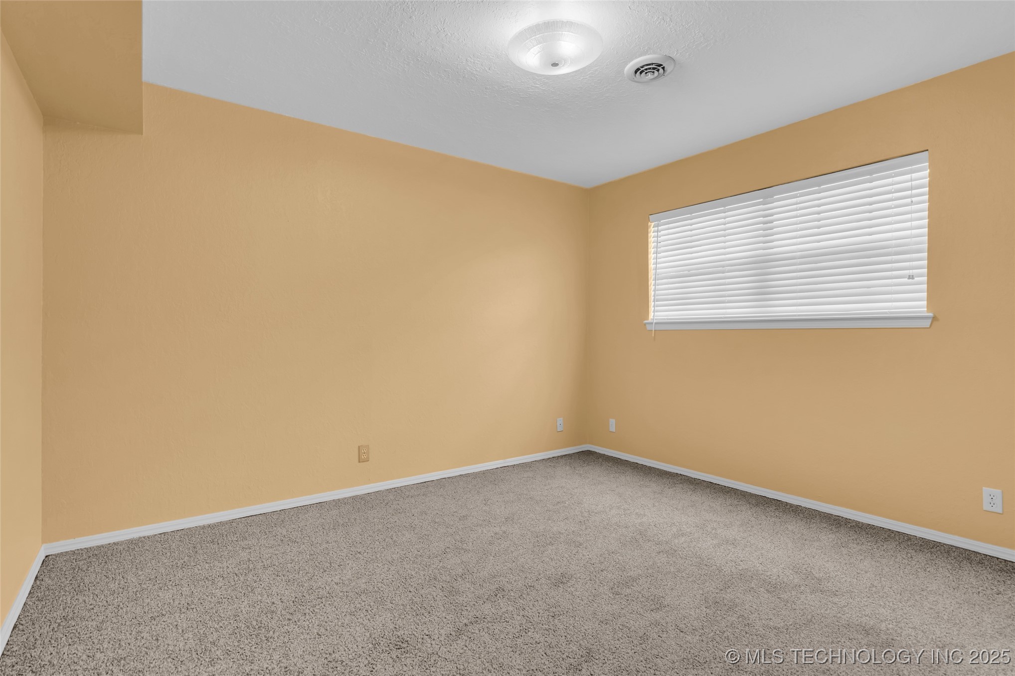 2400 Woodleaf Court Property Photo 15