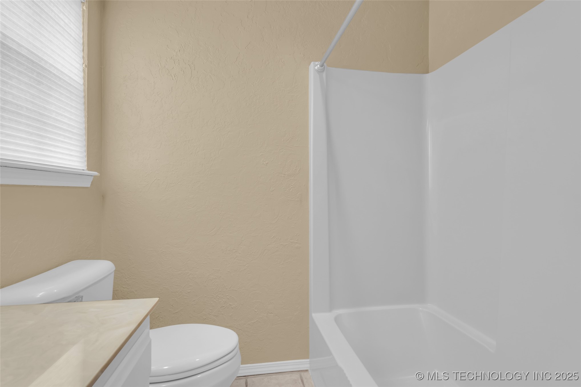 2400 Woodleaf Court Property Photo 18