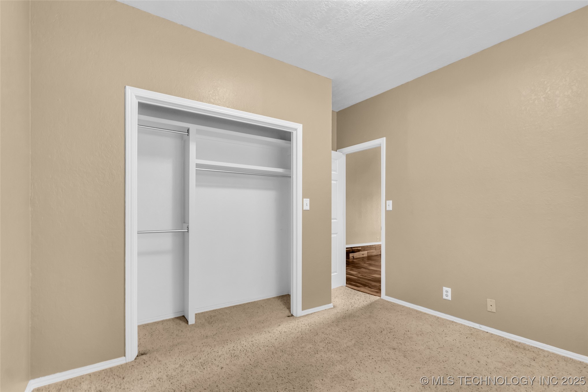 2400 Woodleaf Court Property Photo 20