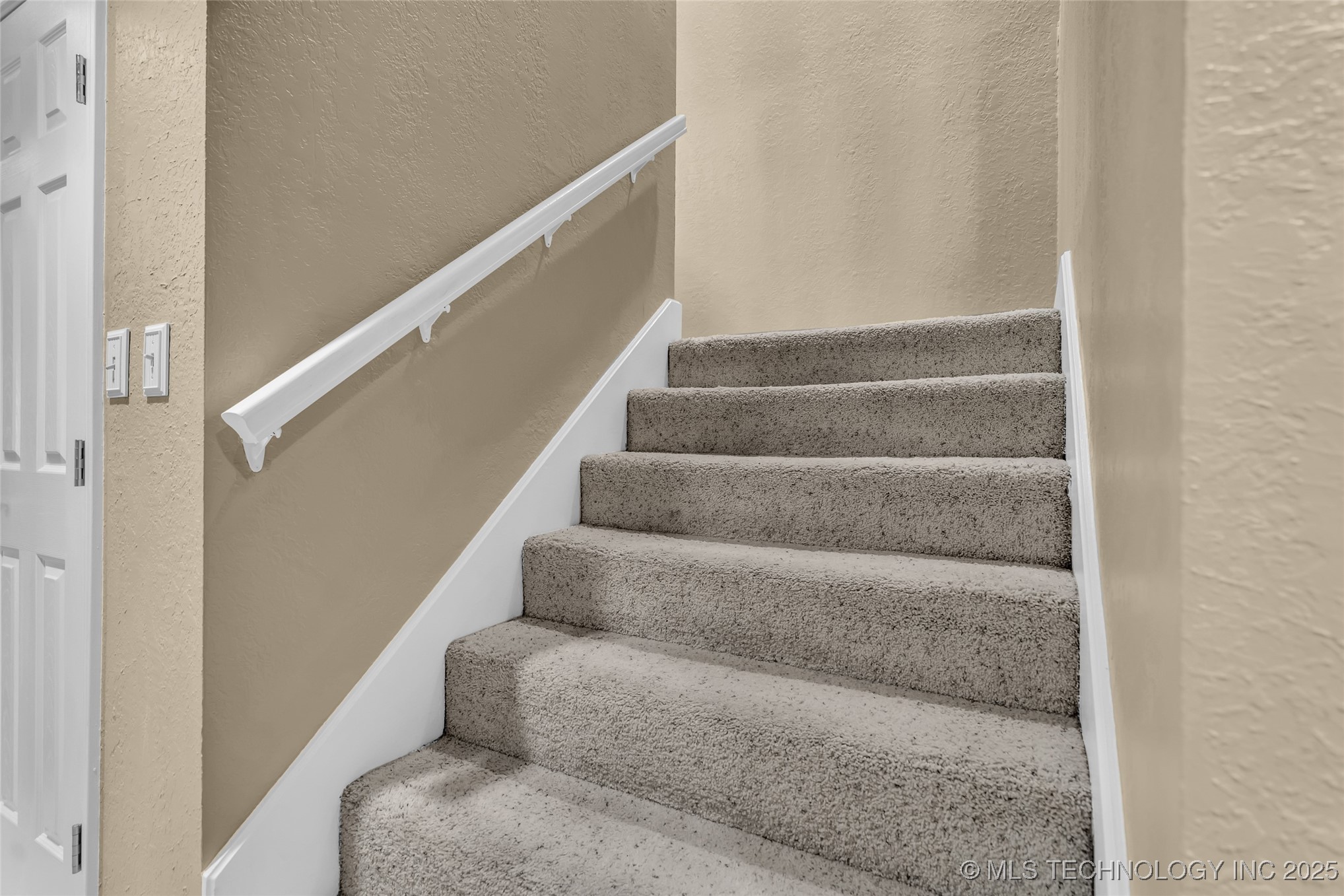 2400 Woodleaf Court Property Photo 21