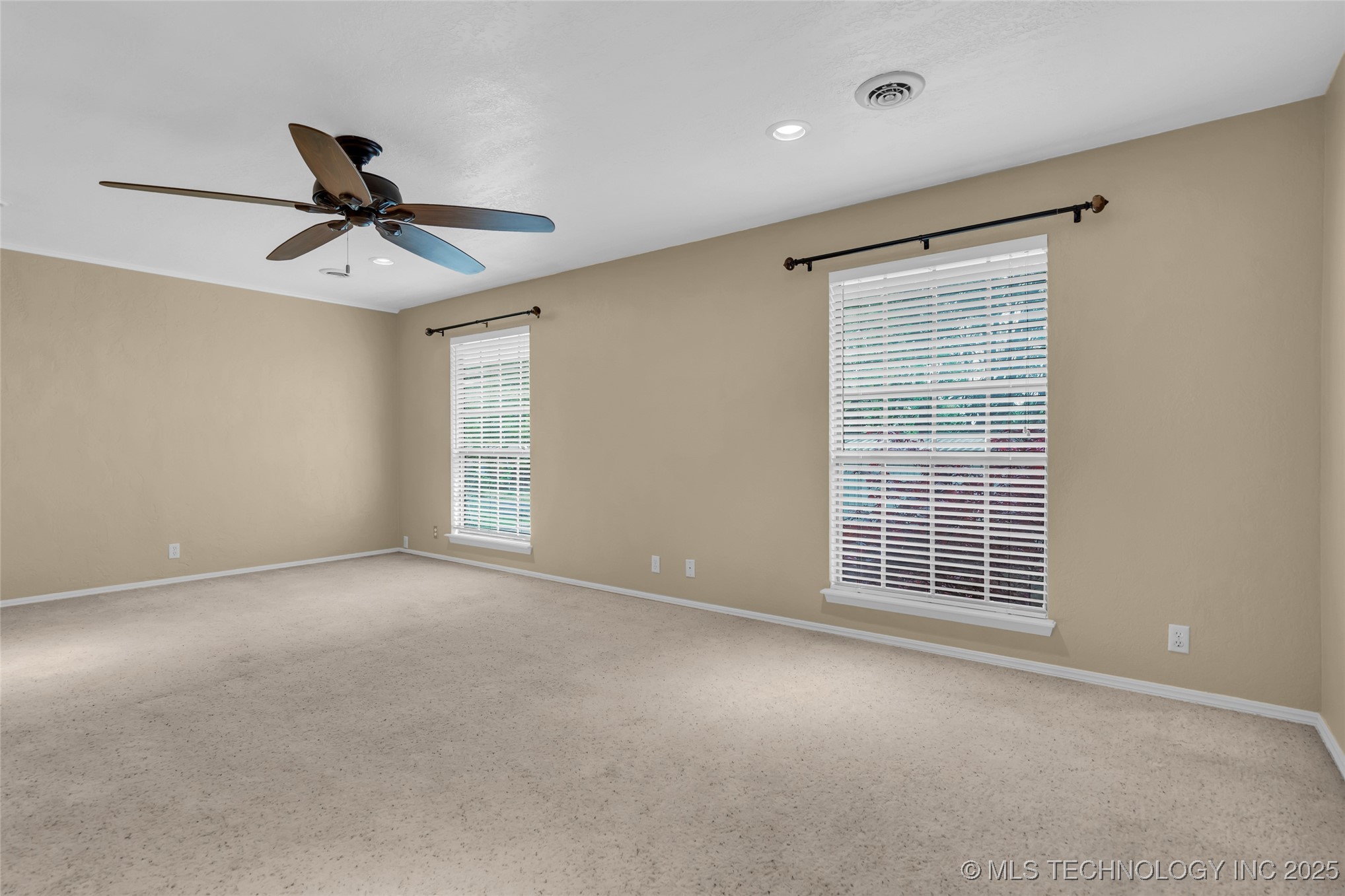 2400 Woodleaf Court Property Photo 22