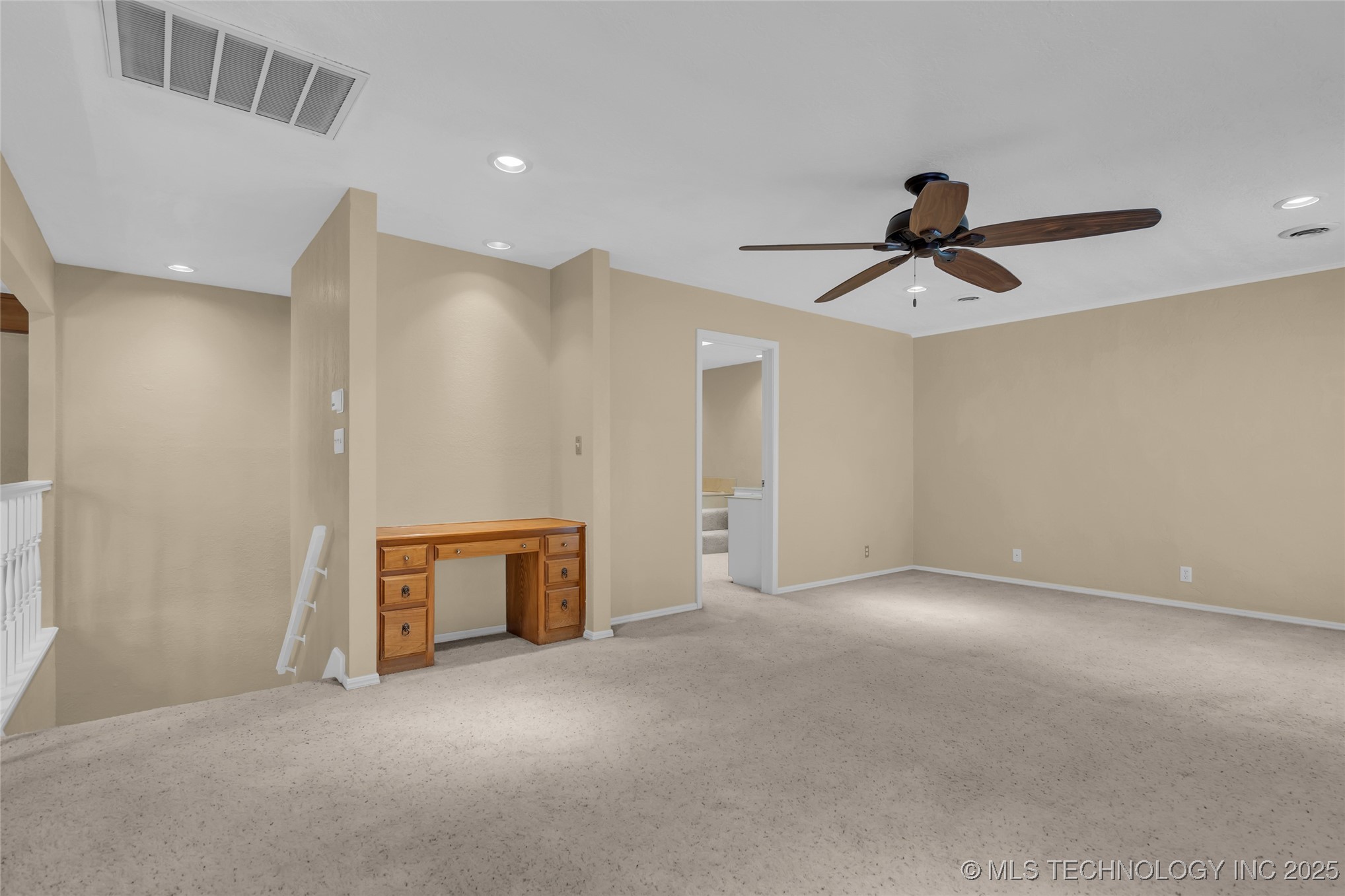 2400 Woodleaf Court Property Photo 23