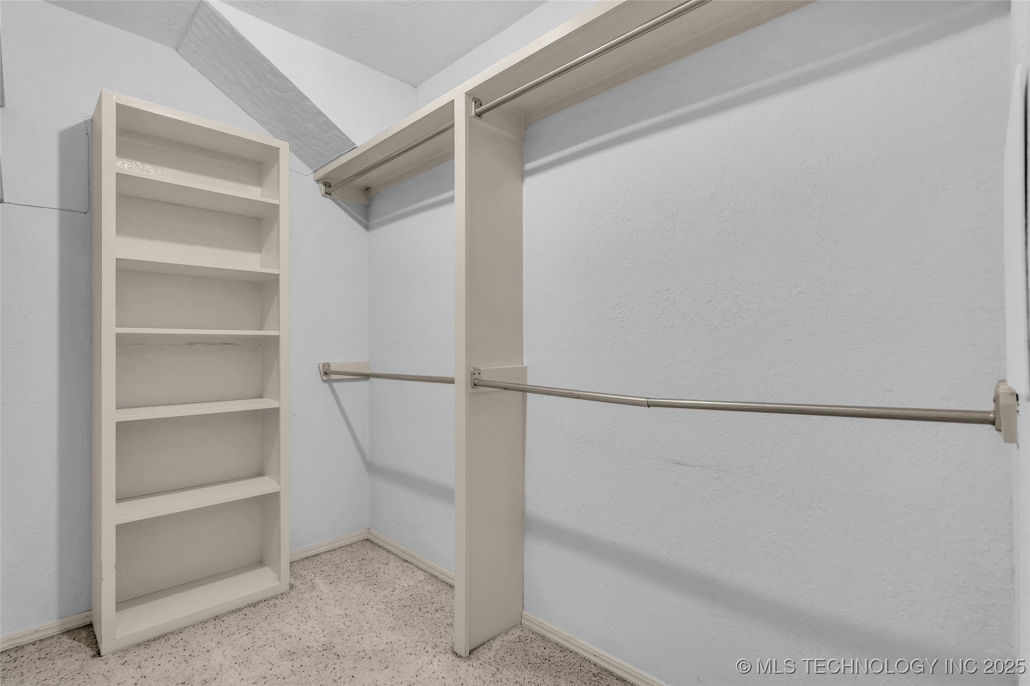 2400 Woodleaf Court Property Photo 27