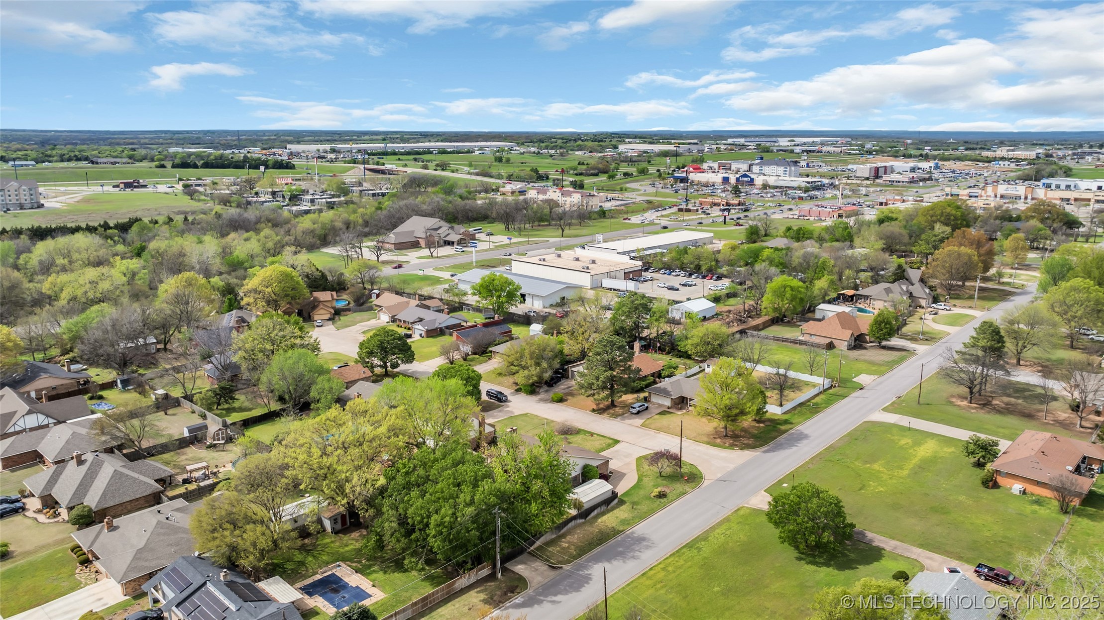 2400 Woodleaf Court Property Photo 39