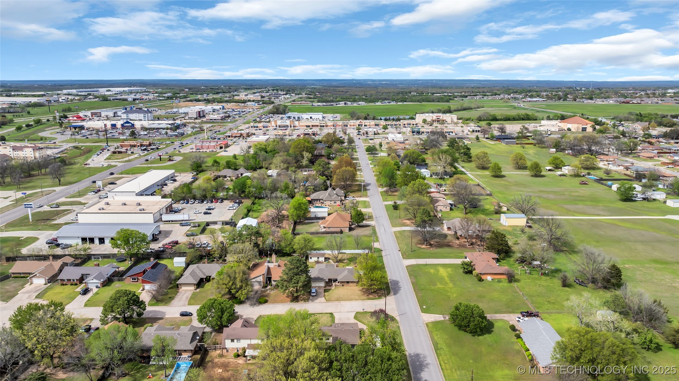 2400 Woodleaf Court Property Photo 40