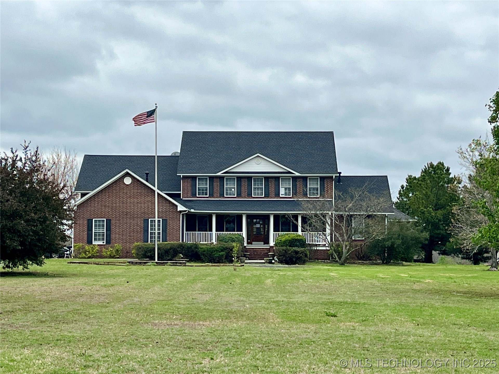 840 E 53rd Street S Property Photo 1