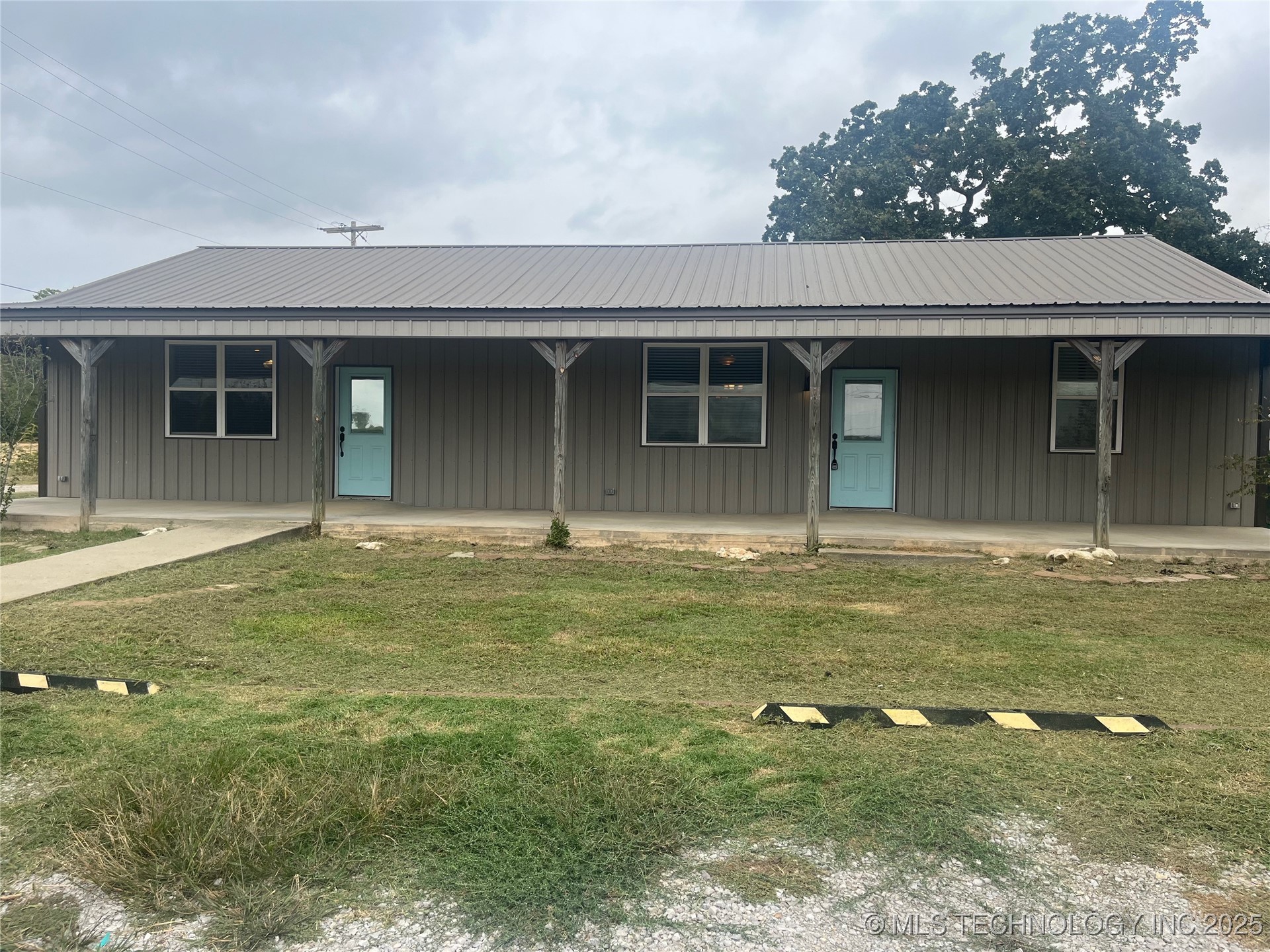 64 Crescent Property Photo 1