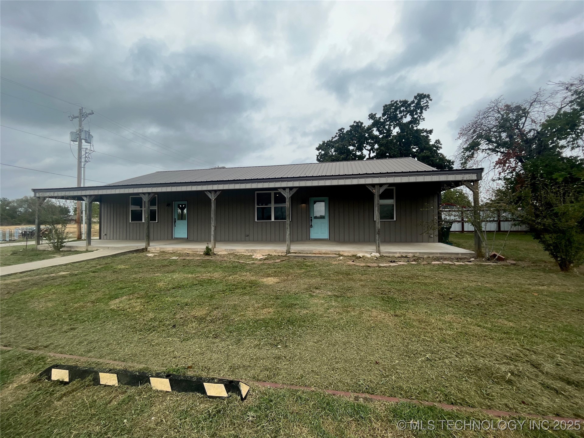 64 Crescent Property Photo 2