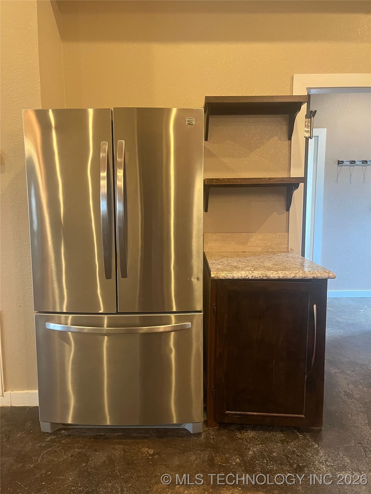 64 Crescent Property Photo 8