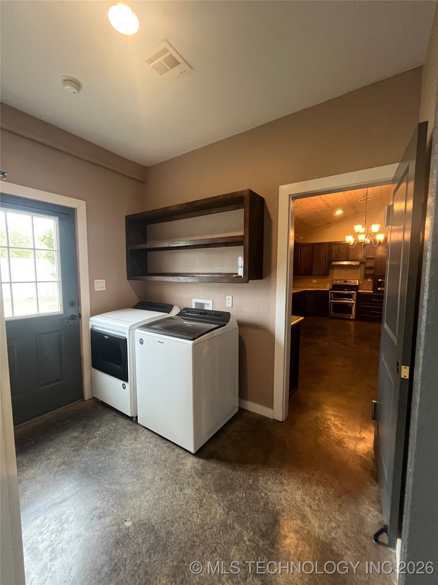 64 Crescent Property Photo 16