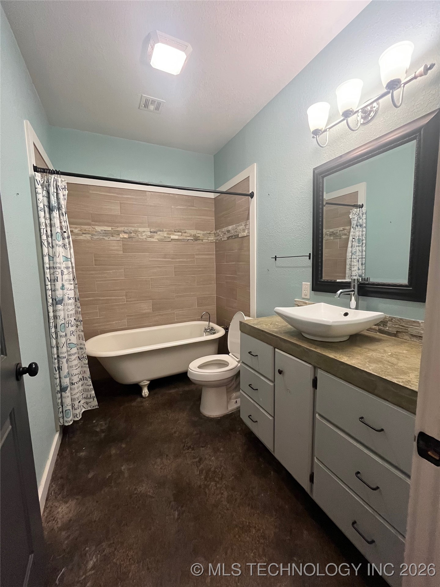 64 Crescent Property Photo 17