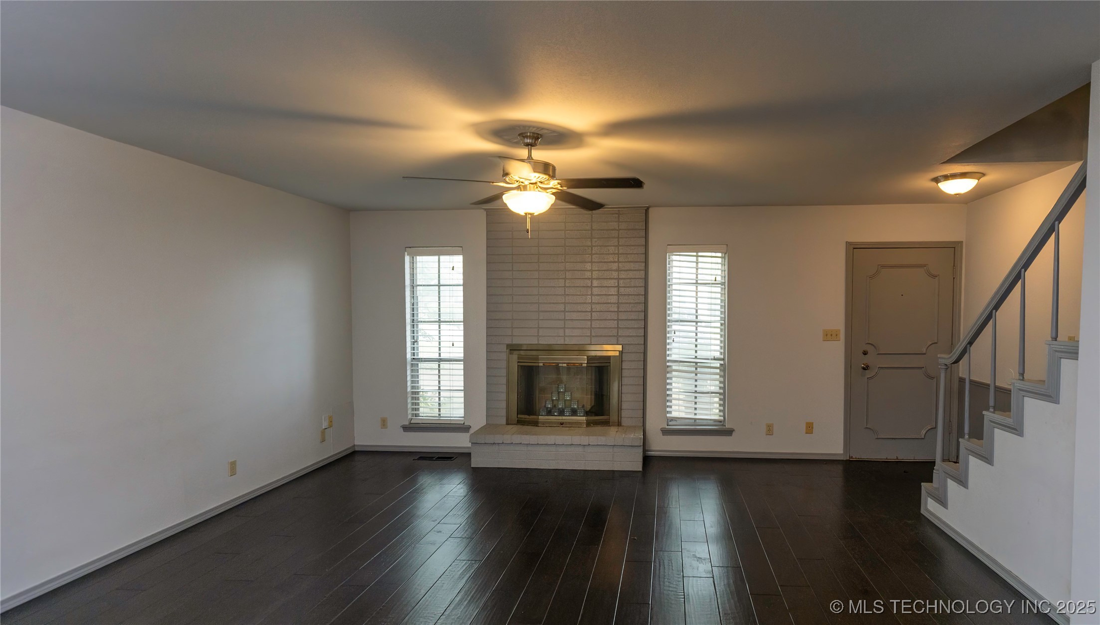 1033 E Thompson Avenue 1033 Property Photo 3