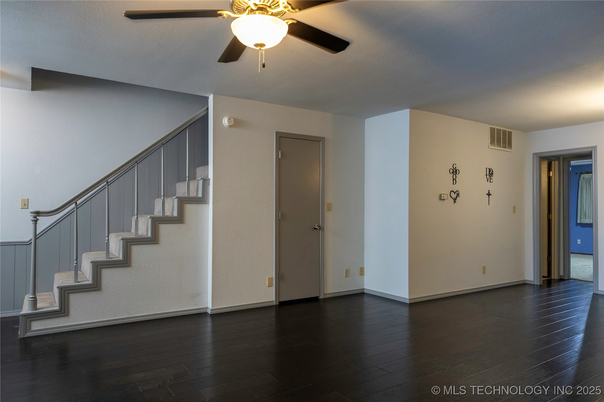 1033 E Thompson Avenue 1033 Property Photo 4