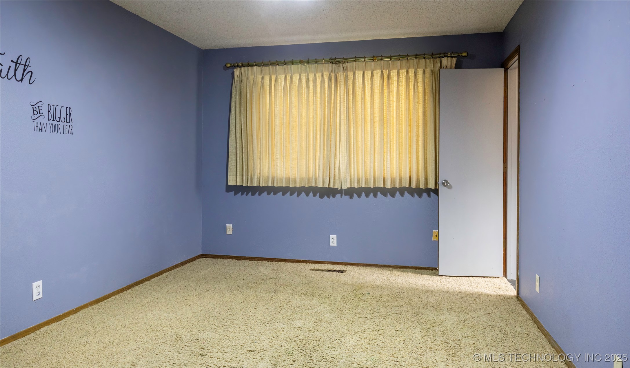 1033 E Thompson Avenue 1033 Property Photo 10