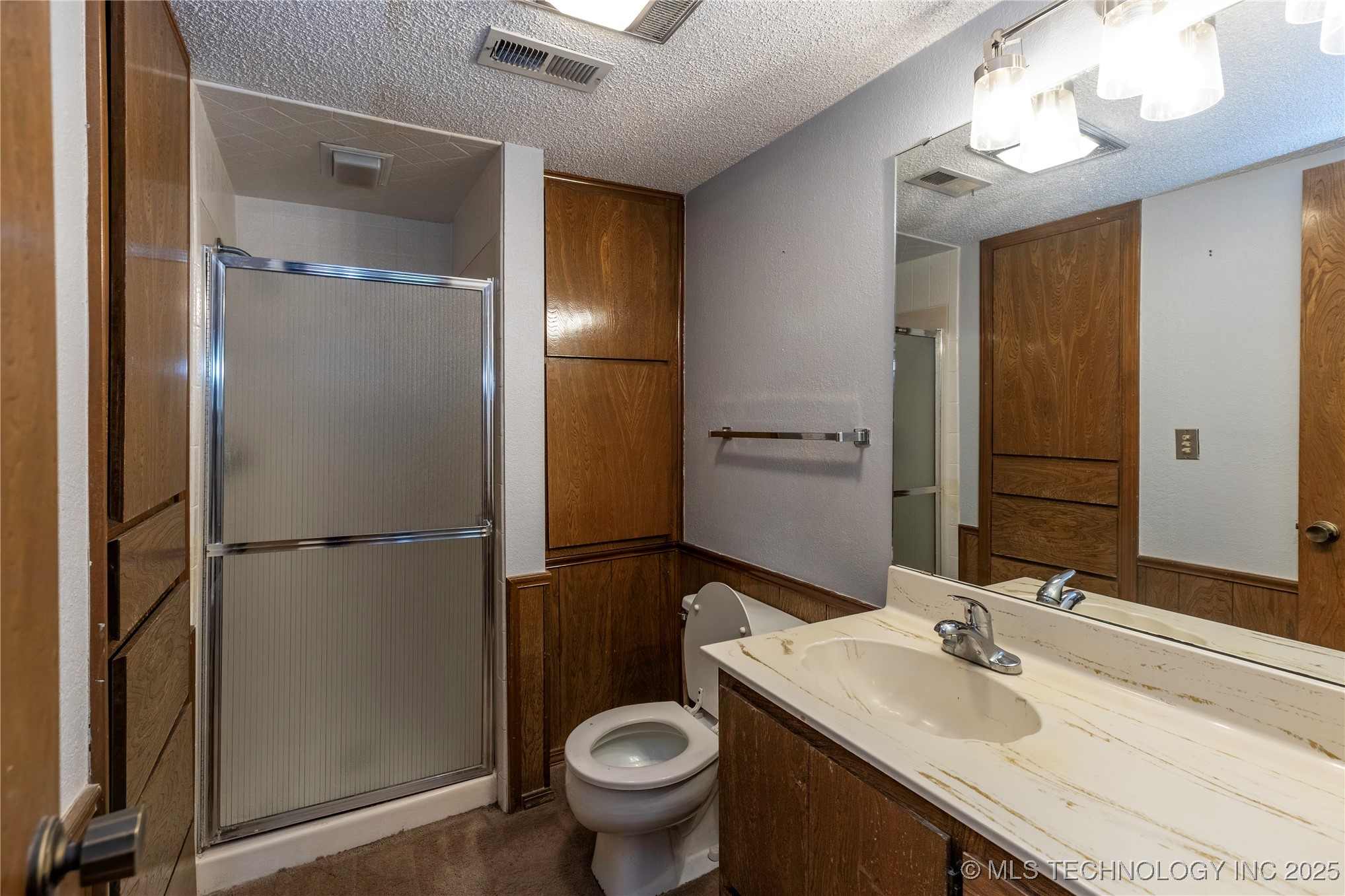 1033 E Thompson Avenue 1033 Property Photo 15