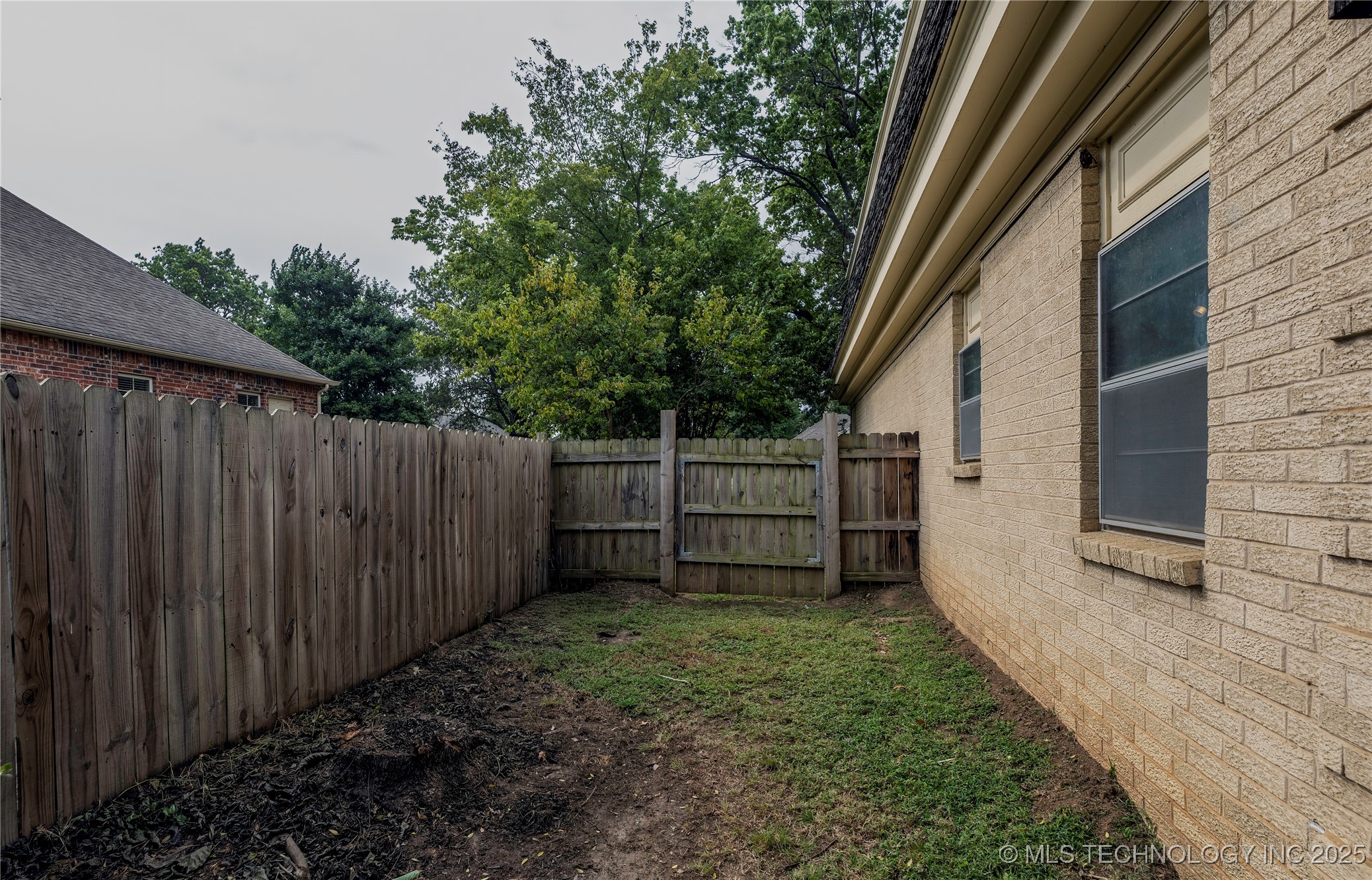 1033 E Thompson Avenue 1033 Property Photo 22