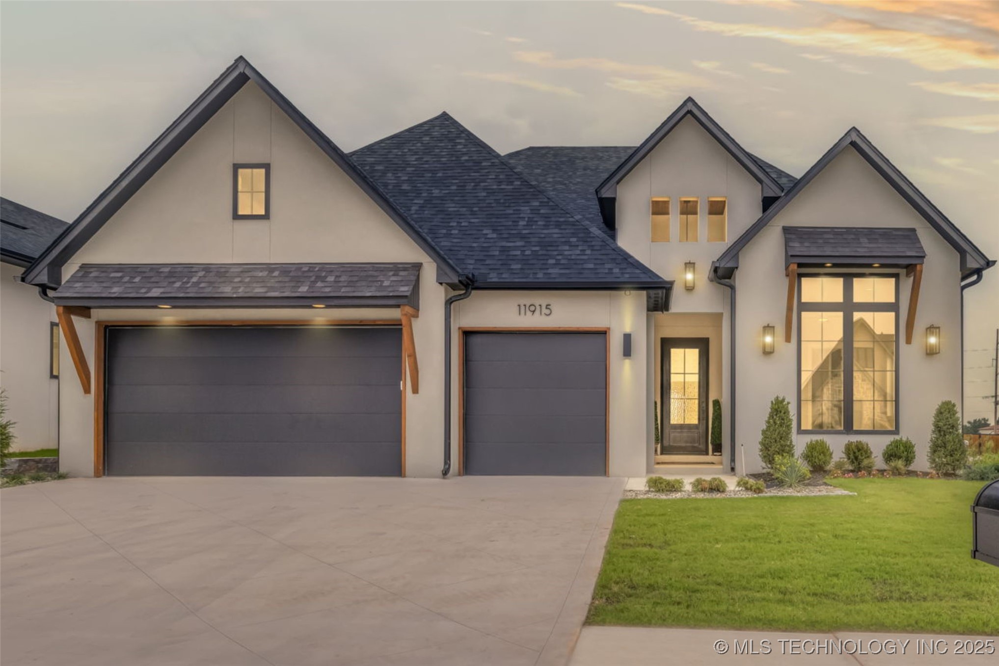 11915 S Vandalia Avenue Property Photo 1