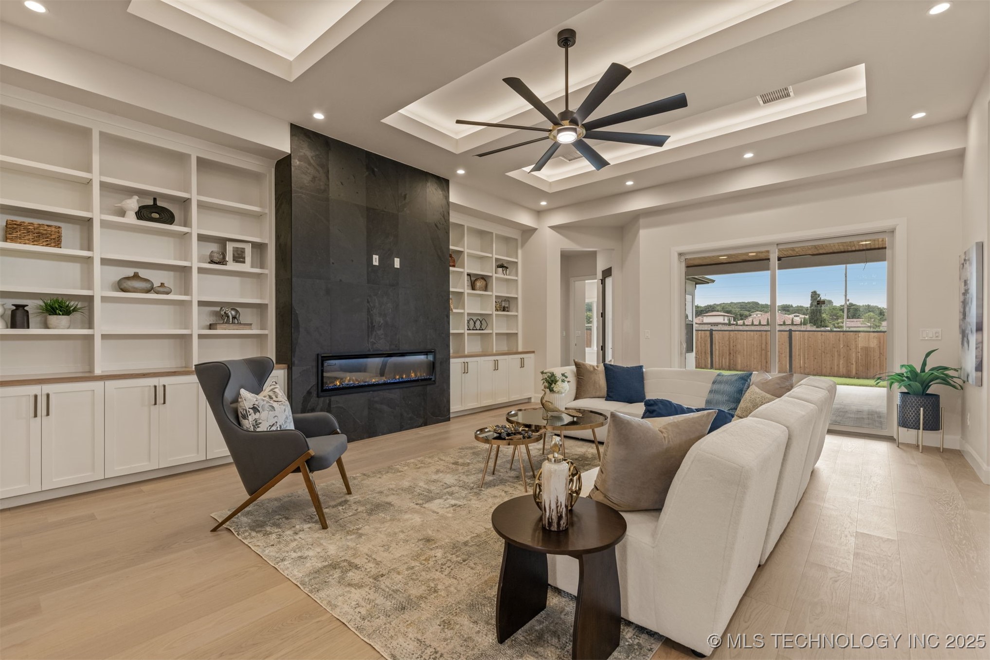 11915 S Vandalia Avenue Property Photo 5