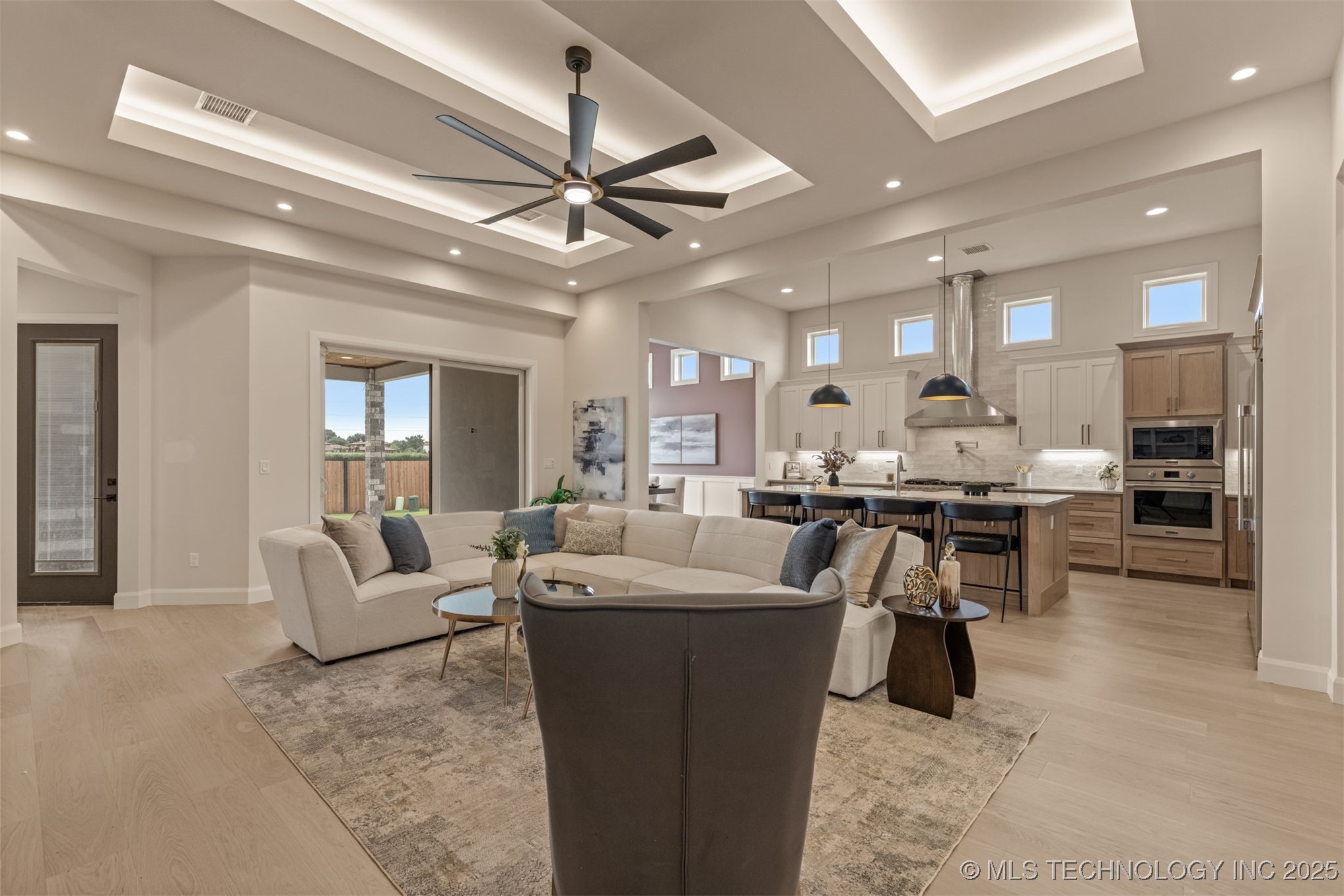 11915 S Vandalia Avenue Property Photo 6