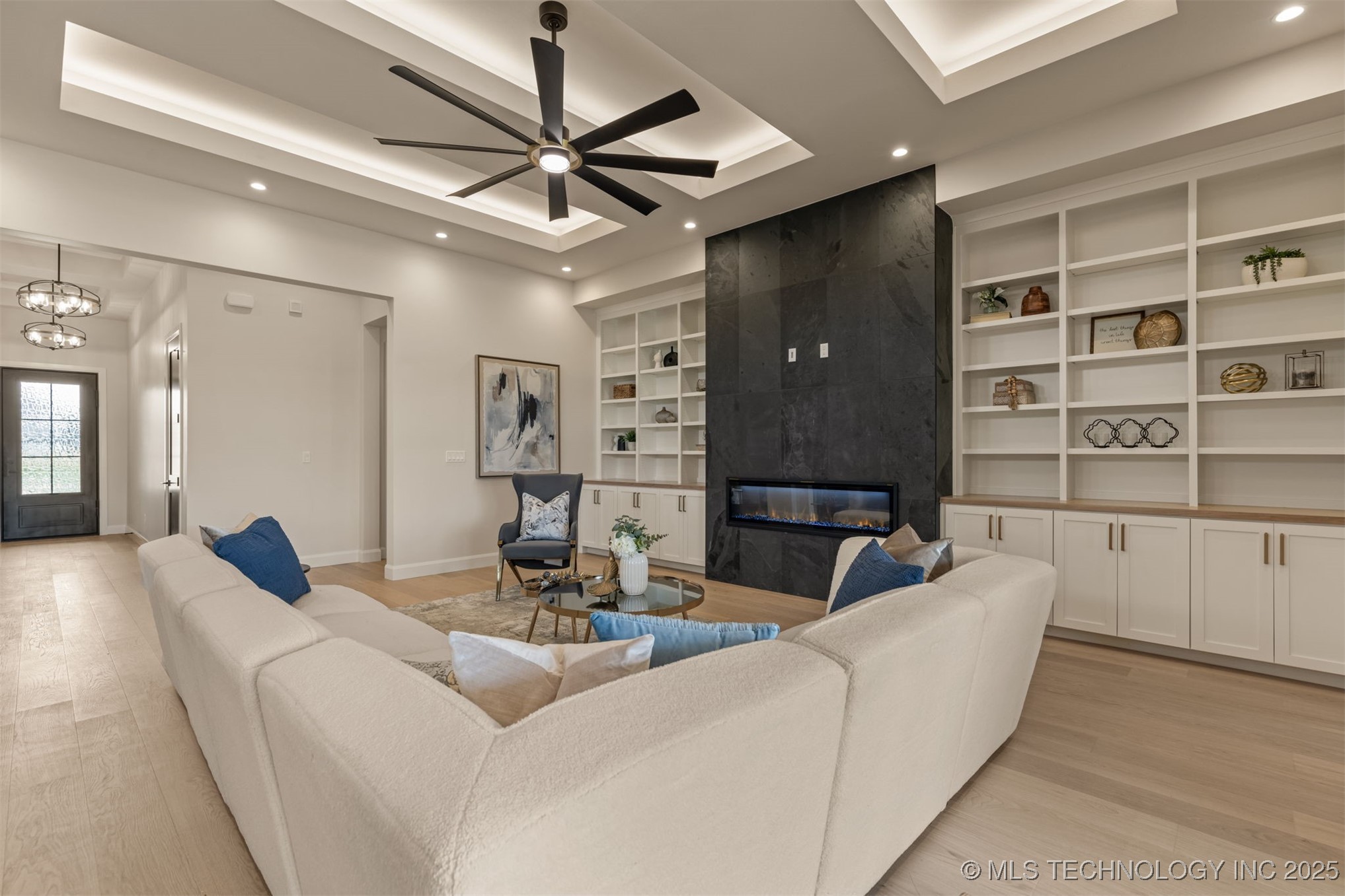 11915 S Vandalia Avenue Property Photo 8