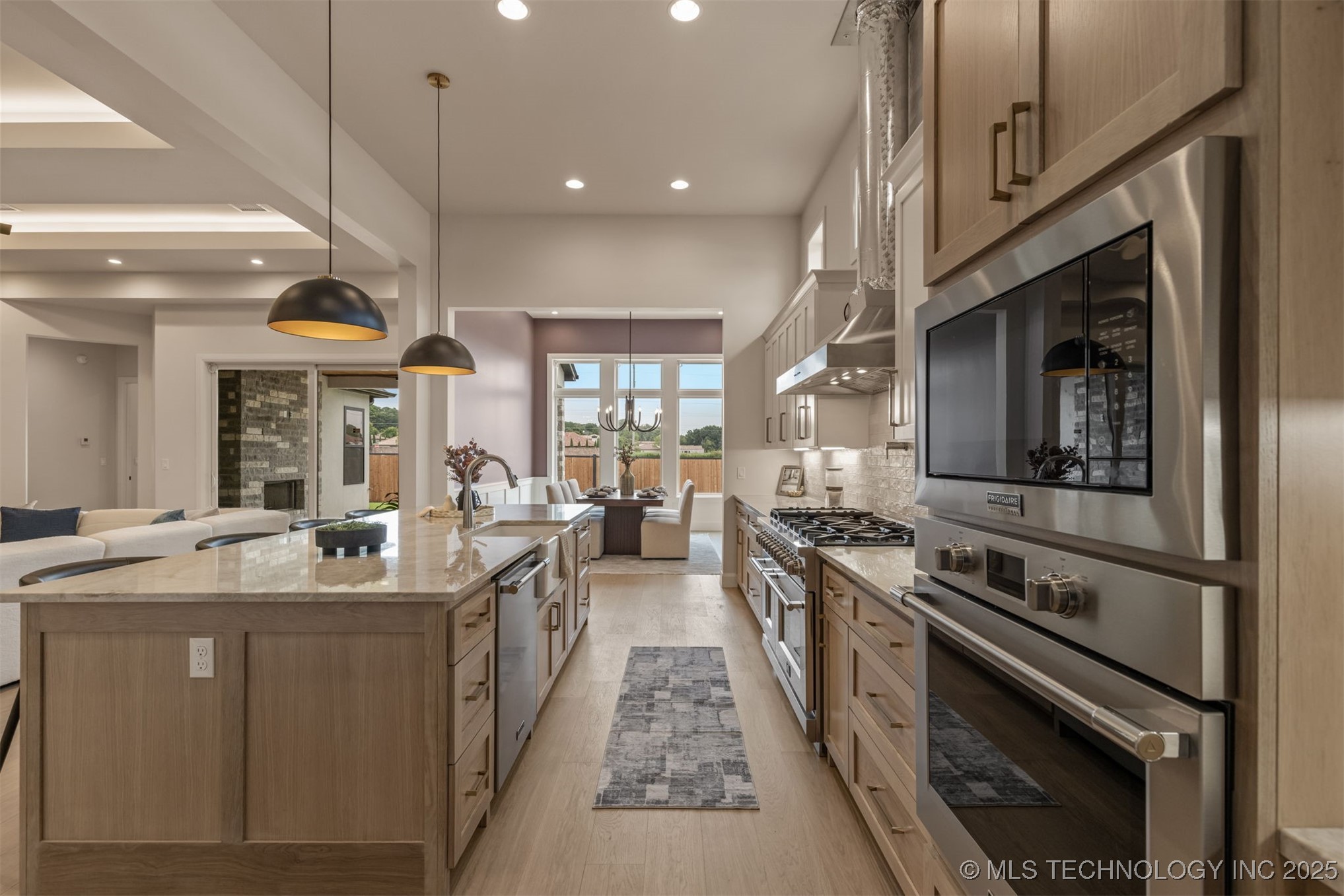 11915 S Vandalia Avenue Property Photo 12