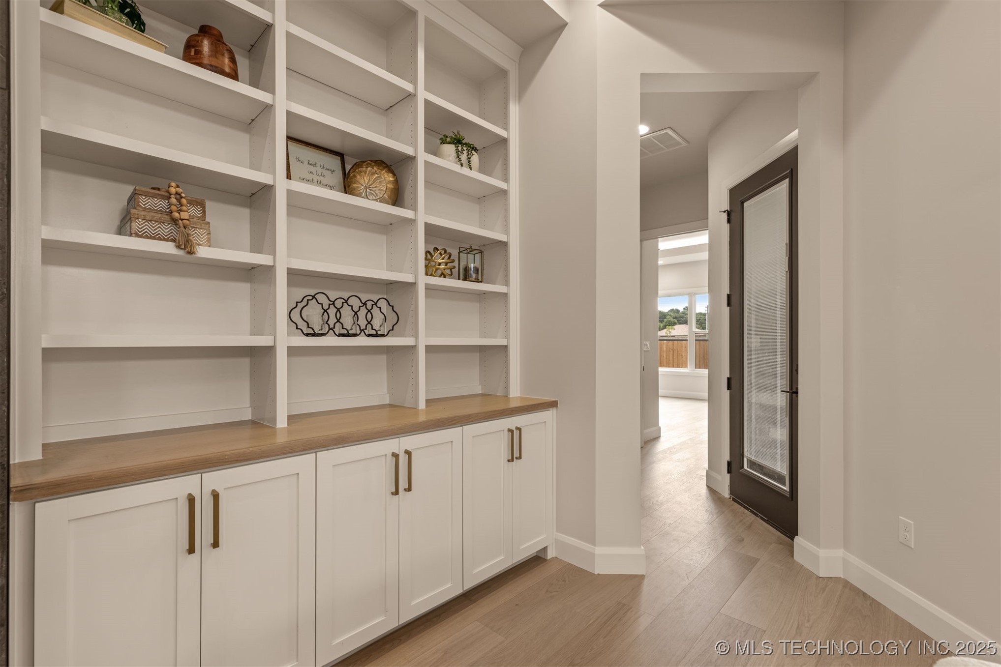 11915 S Vandalia Avenue Property Photo 21