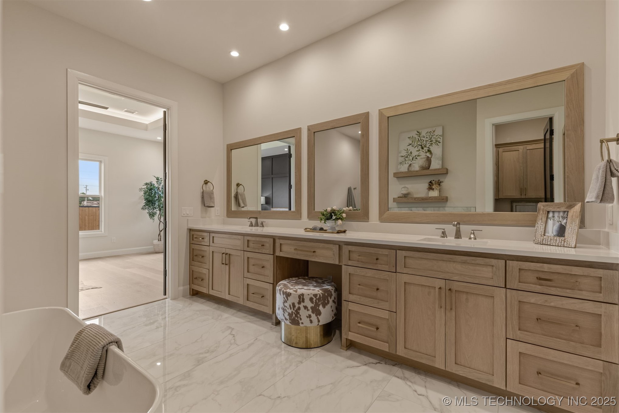 11915 S Vandalia Avenue Property Photo 29