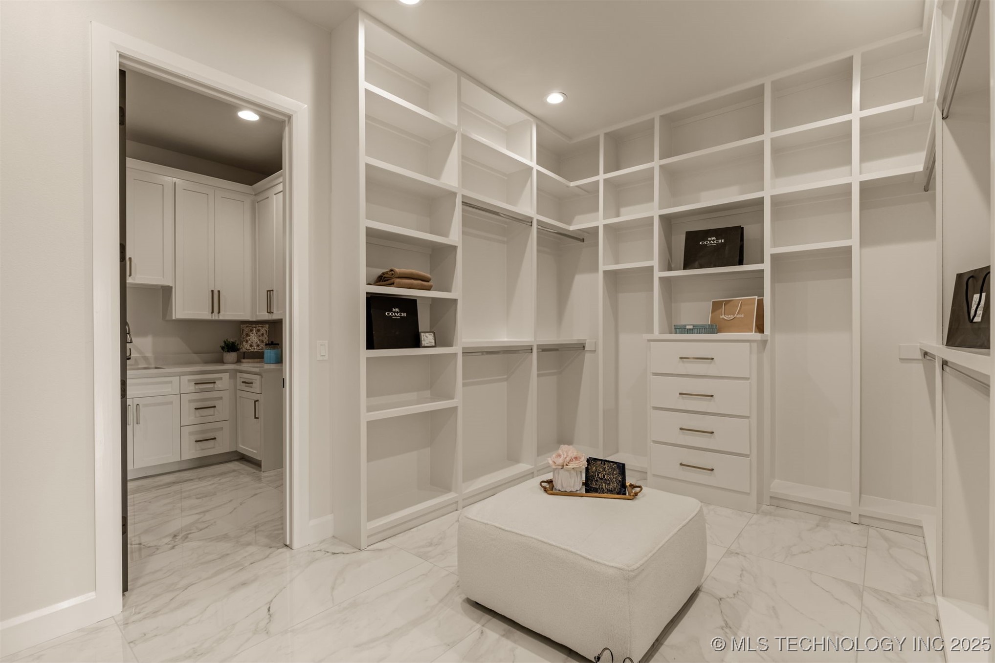 11915 S Vandalia Avenue Property Photo 33