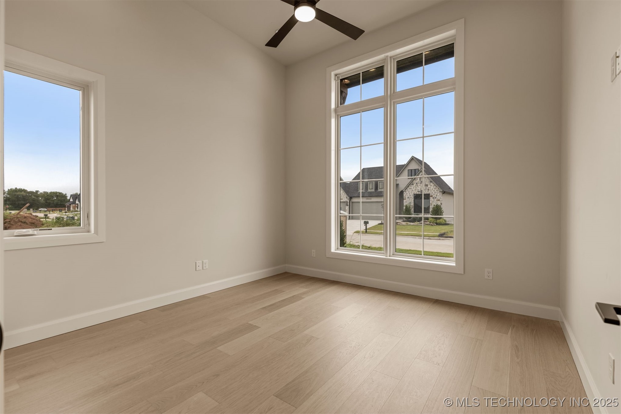 11915 S Vandalia Avenue Property Photo 37